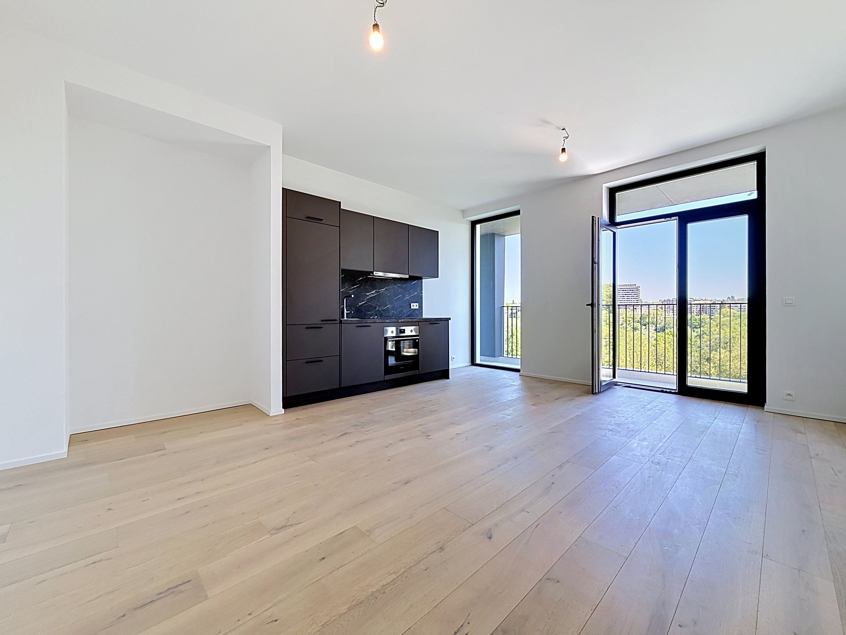 New studio with terrace, parking & cellar – Stunning view
