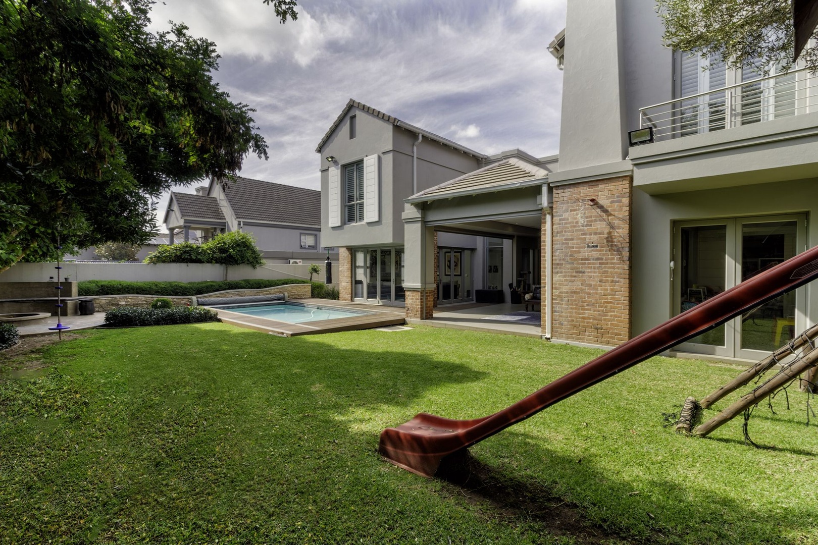 Luxe amenities in the heart of Senderwood