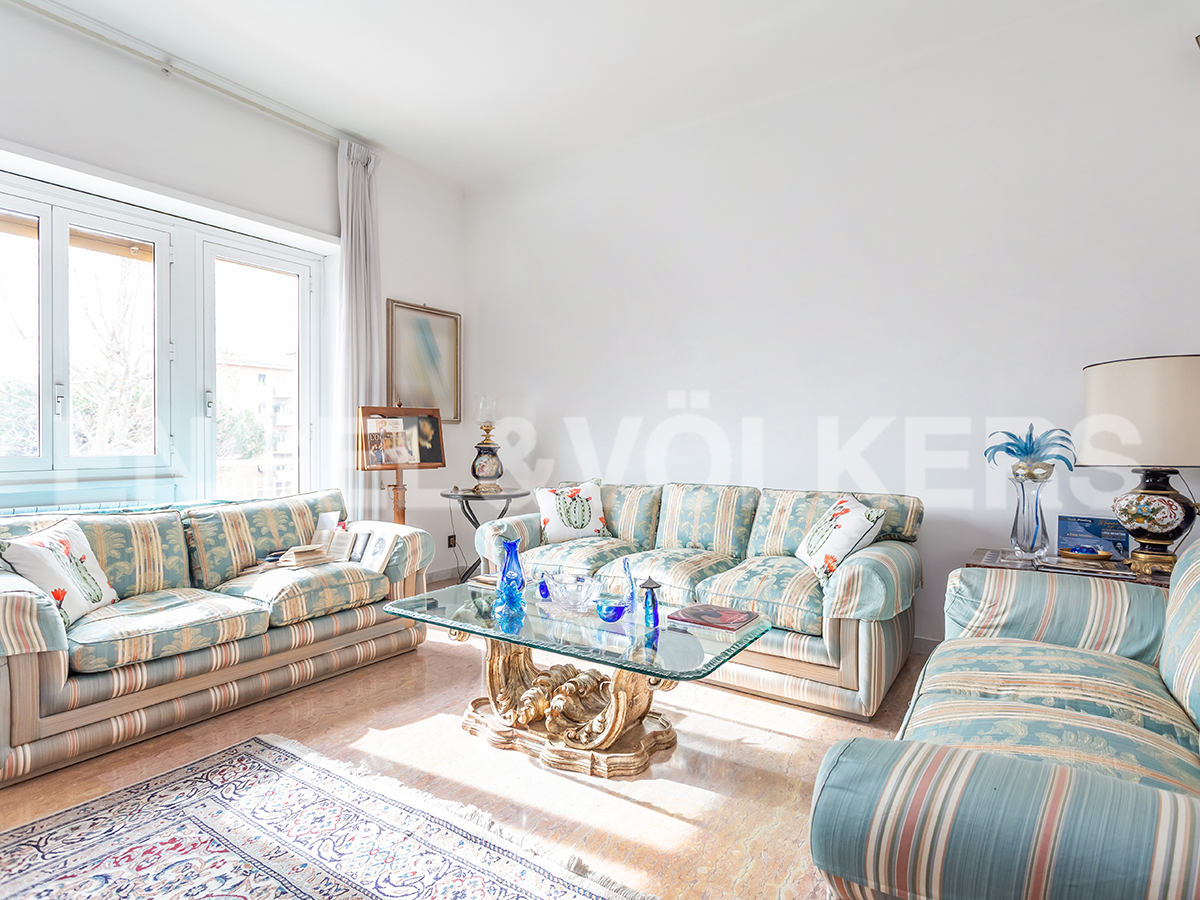 Bright penthouse in the Portuense district