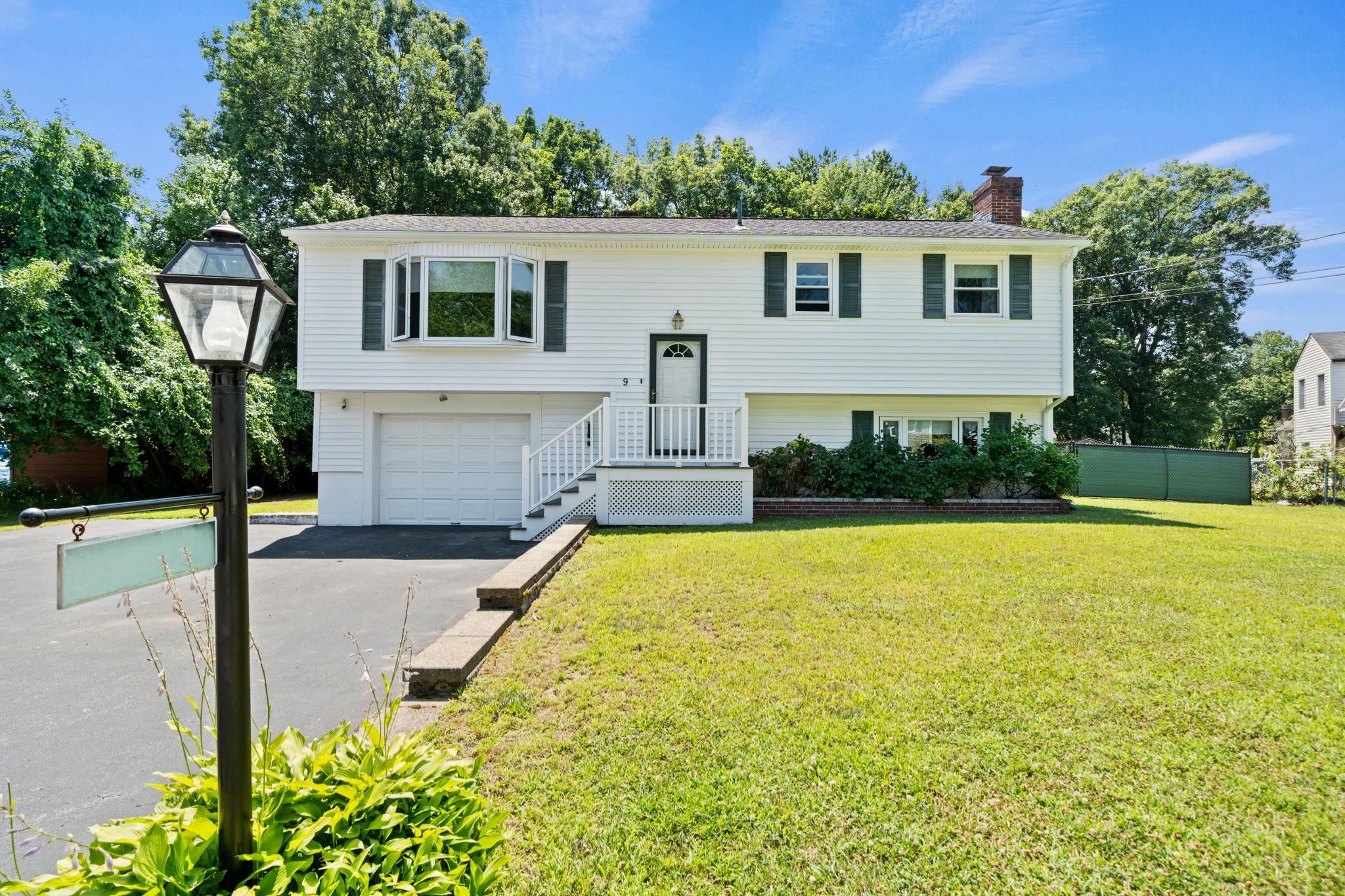 Fully Furnished, Turnkey Salem Home