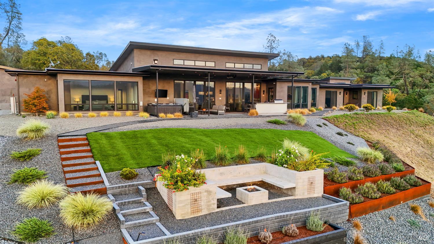 Hidden Lake Vineyards & Estate