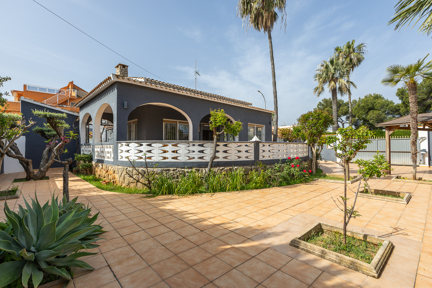 Oportunidad única chalet en  el paraíso de la playa de Dénia.