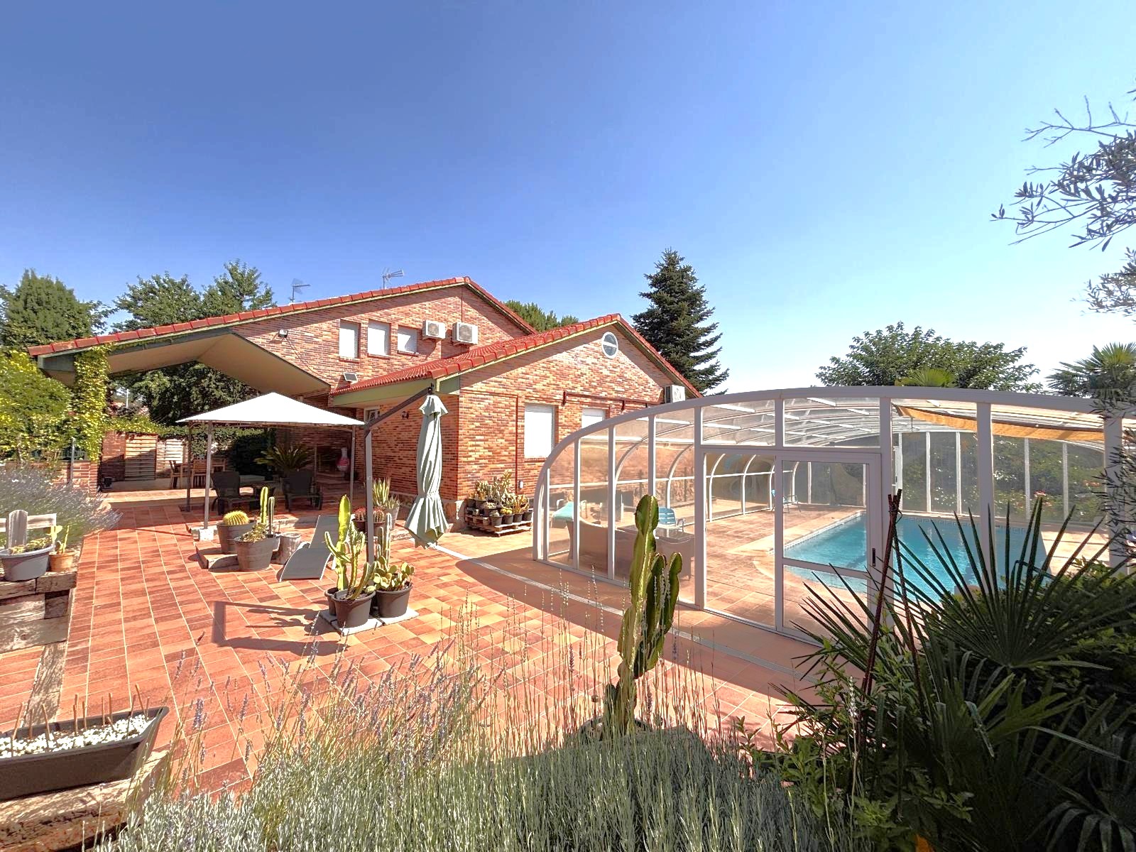 Comfort and privacy in La Canaleja, Galapagar