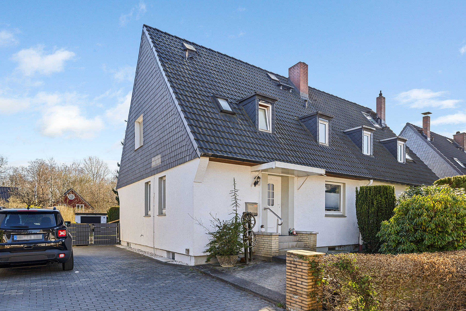 Charmante Doppelhaushälfte mit sonnigem Garten