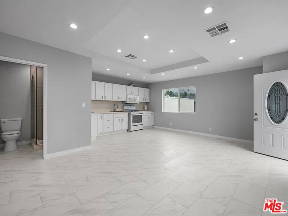 Modern 2023-Built 2BD/2BA ADU with Private Entrance