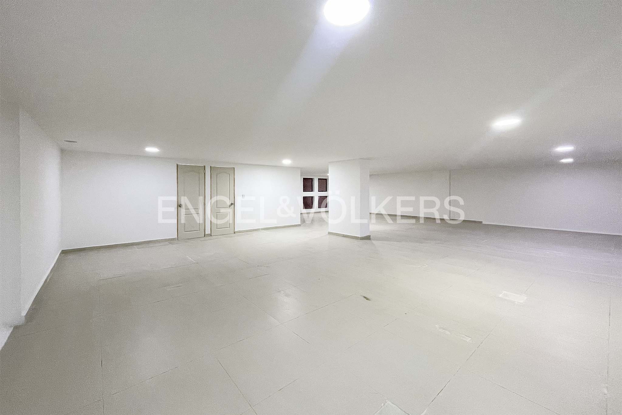 Oficina en arriendo en sector Unicentro Santa Barbara