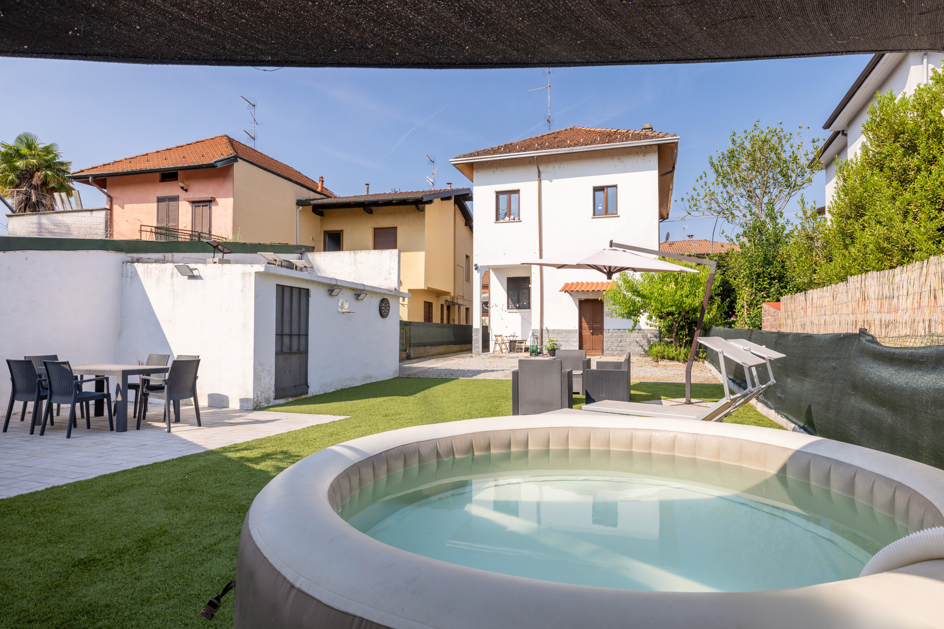 Villa mit Privatgarten, nur wenige Schritte vom Zentrum