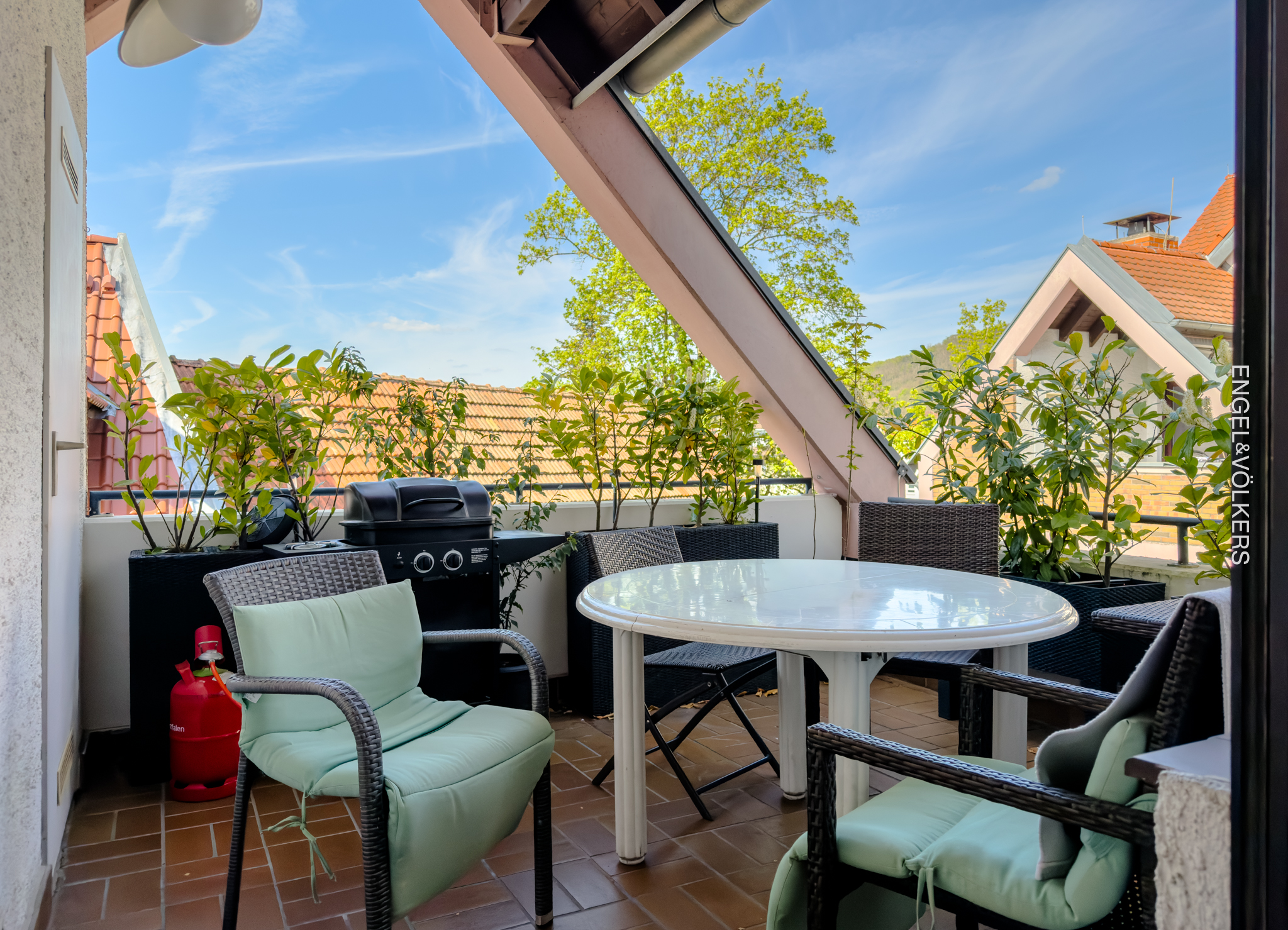 Charmante 2-Zimmer-Wohnung mit Balkon und Tiefgaragenstellplatz