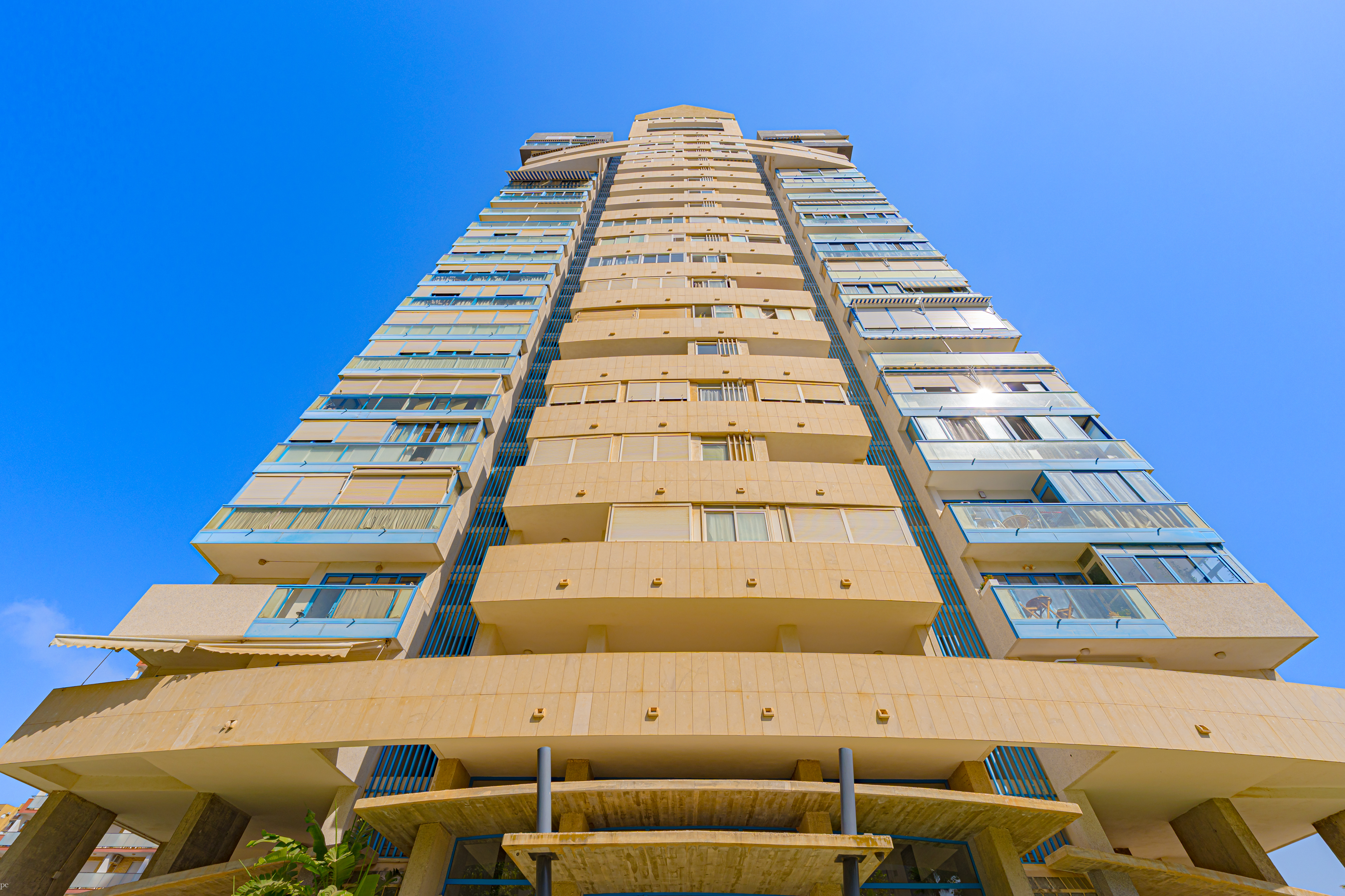 Excellent high altitude apartment with panoramic views in the Kennedy Building, Benidorm