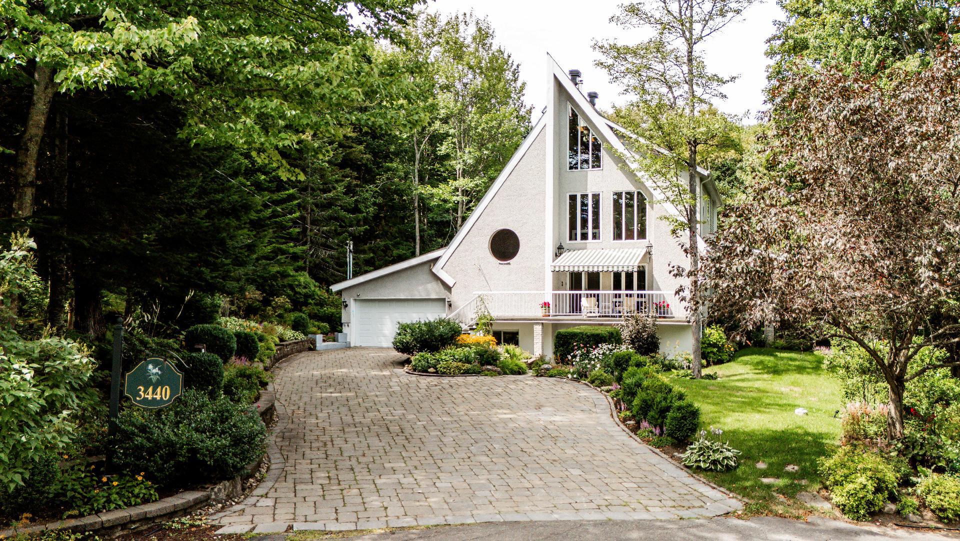 Bi-generation home with and original design
