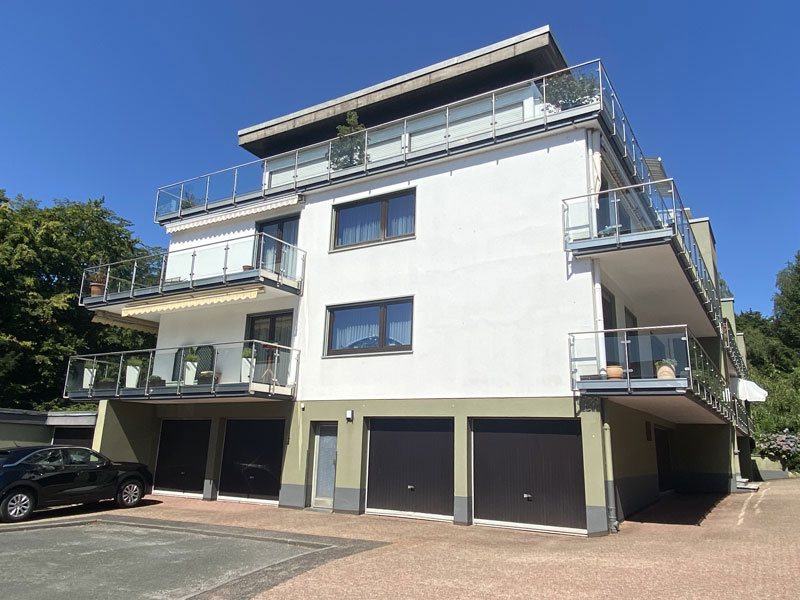 Moderne ETW mit Schwimmbad und Sauna in Grünlage