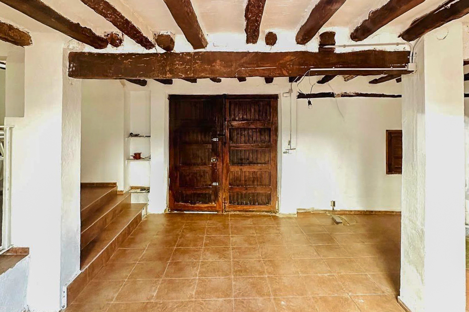 Village house in Caudete de las Fuentes
