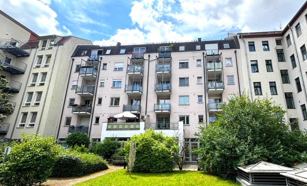 Kapitalanlage mit Balkon zum grünen Innenhof – vermietete 2-Zimmer-Wohnung