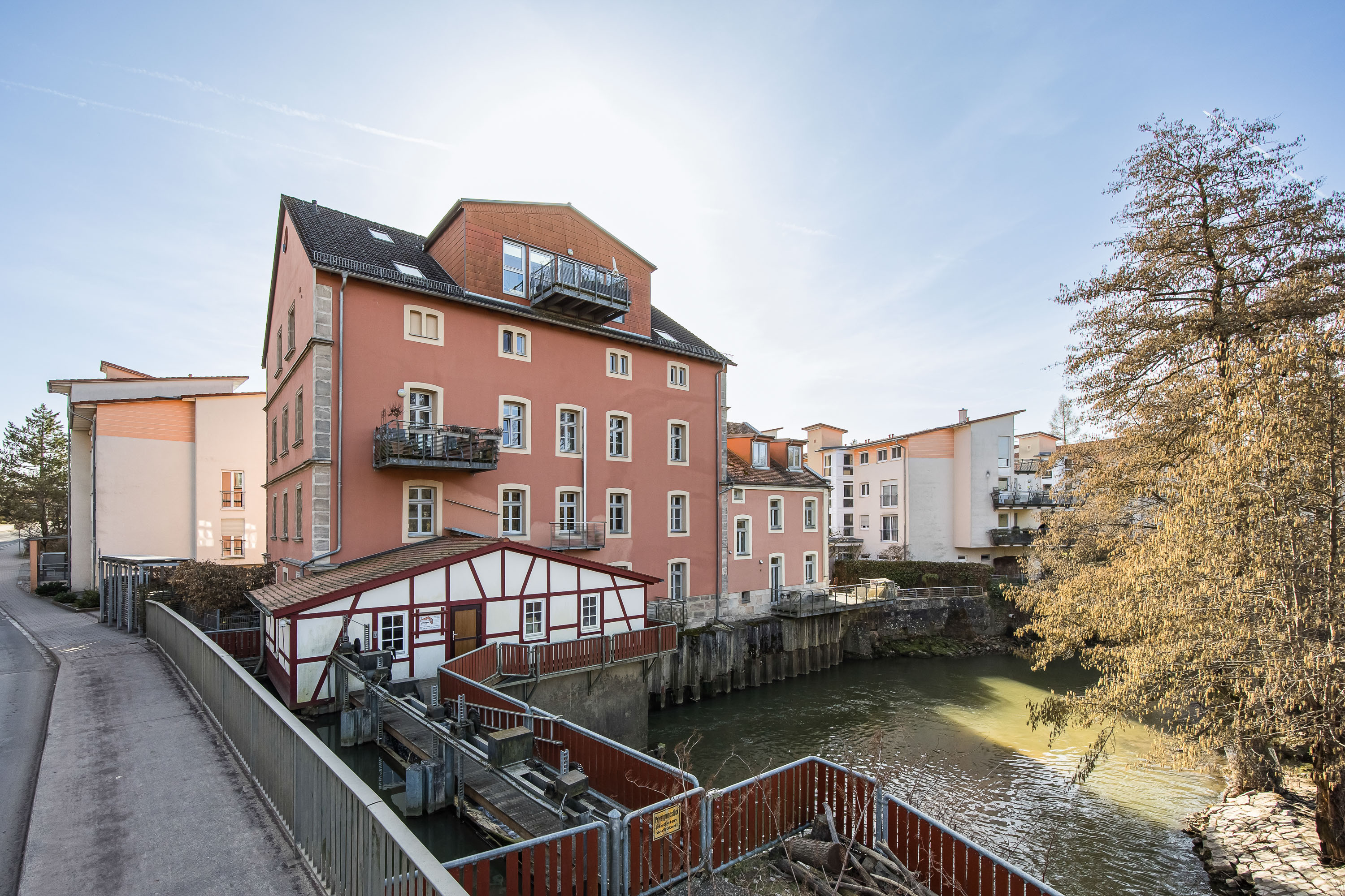 Schleifmühle: Urbaner Loft-Stil trifft Naturidylle