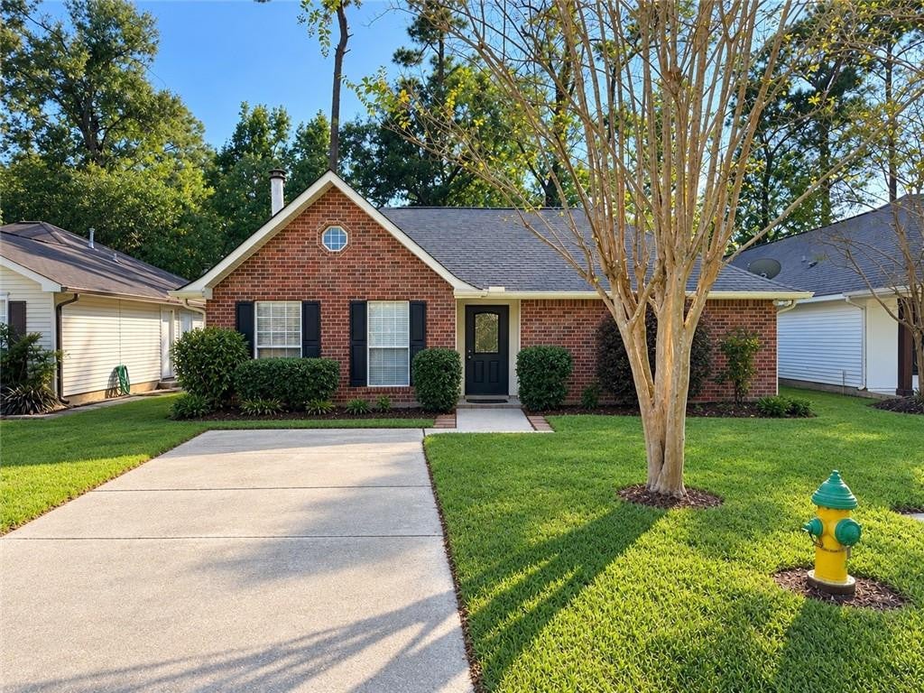 Beautifully Remodeled Rental Near Franco’s in Mandeville