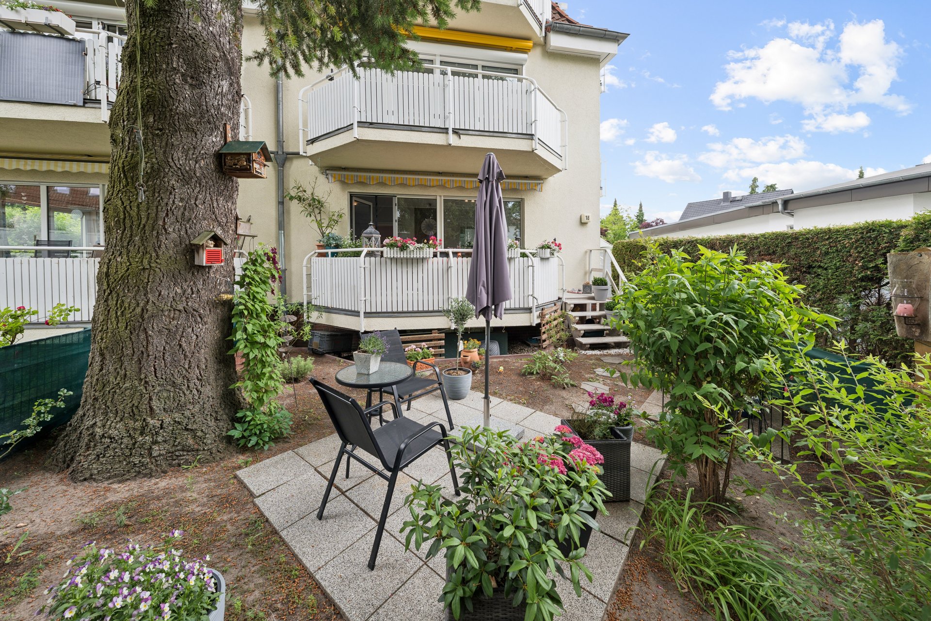 Terrasse, Garten, Hausgefühl-alles in einer Wohnung!                                 Auf einer Gesamtfläche von 141 m²