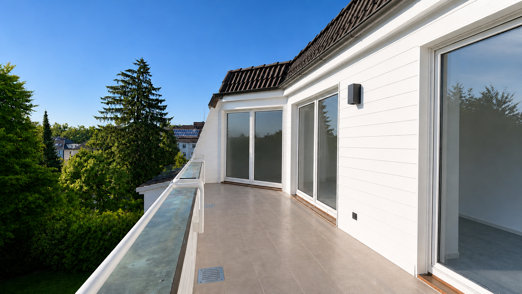 Lichtdurchflutete 3-Zimmer-Dachgeschosswohnung mit großer Terrasse und Aufzug