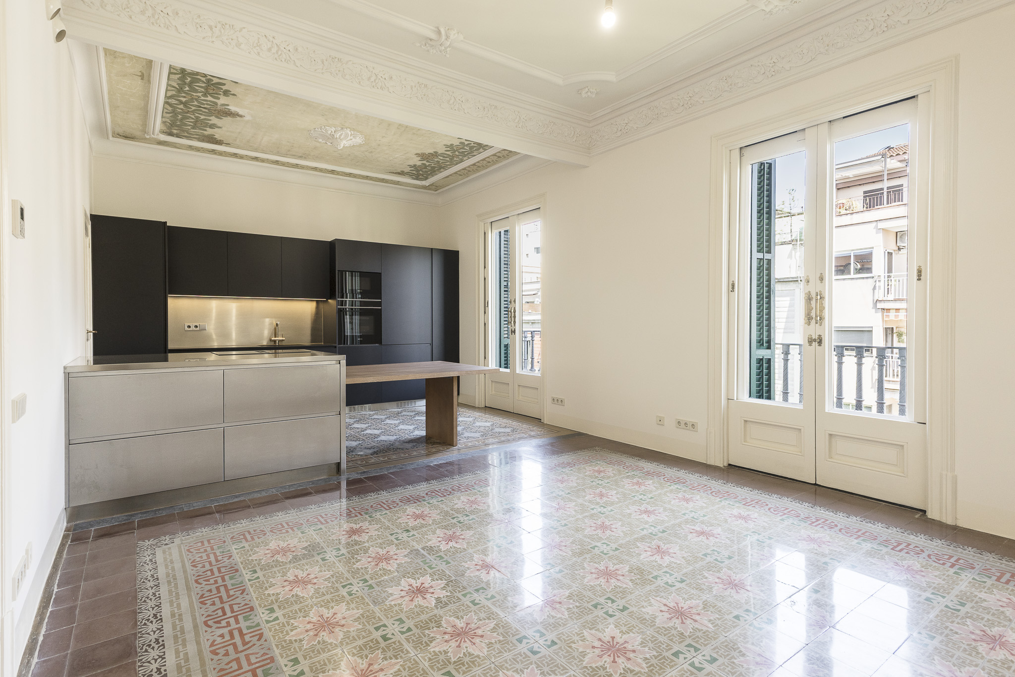 Beautiful renovated apartment in the heart of Barcelona near Plaça de Catalunya