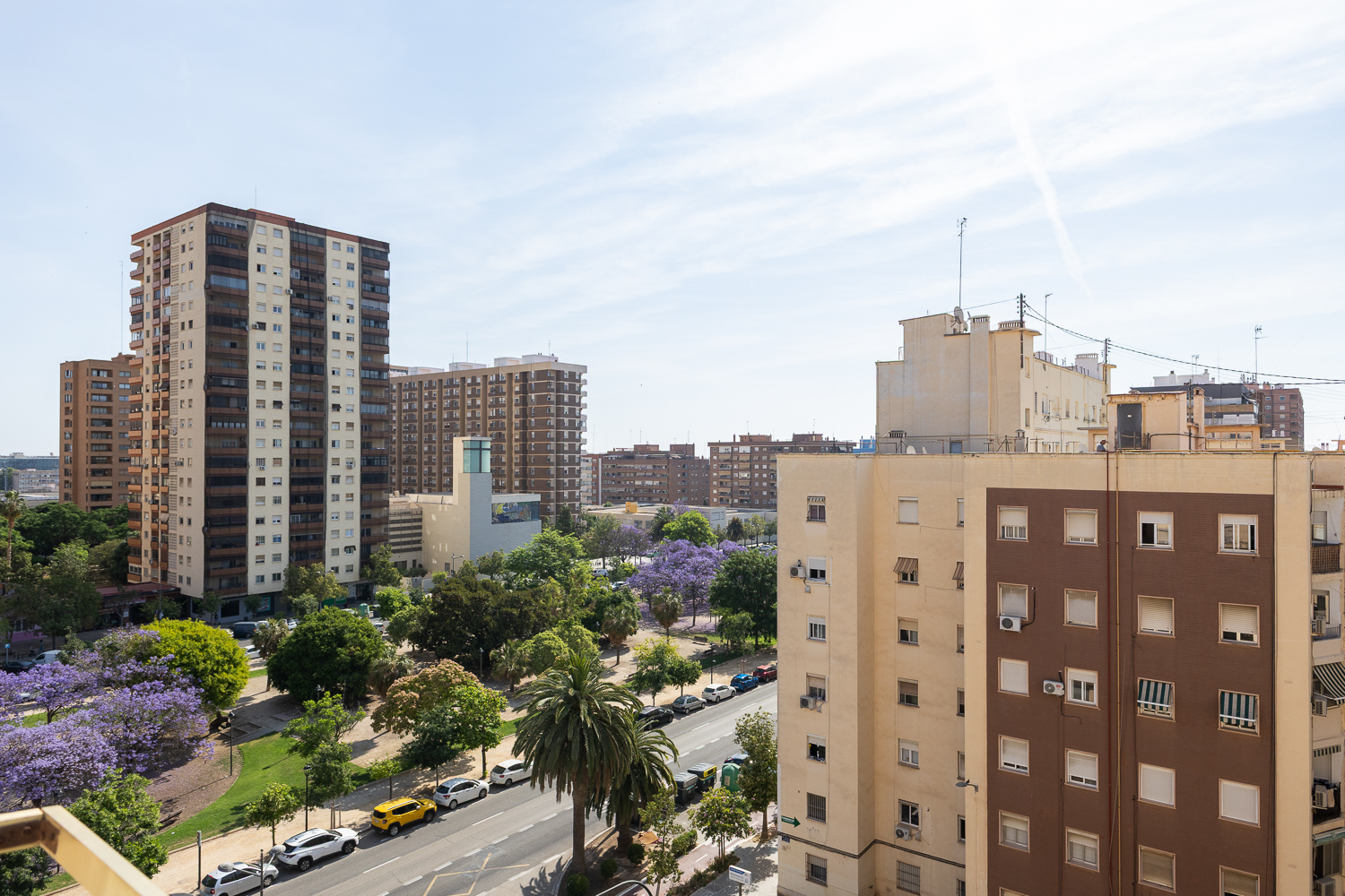 ¡Inversión Premium junto a las Universidades! Piso de 4 amplios Dormitorios, exterior y a un paseo del Mar