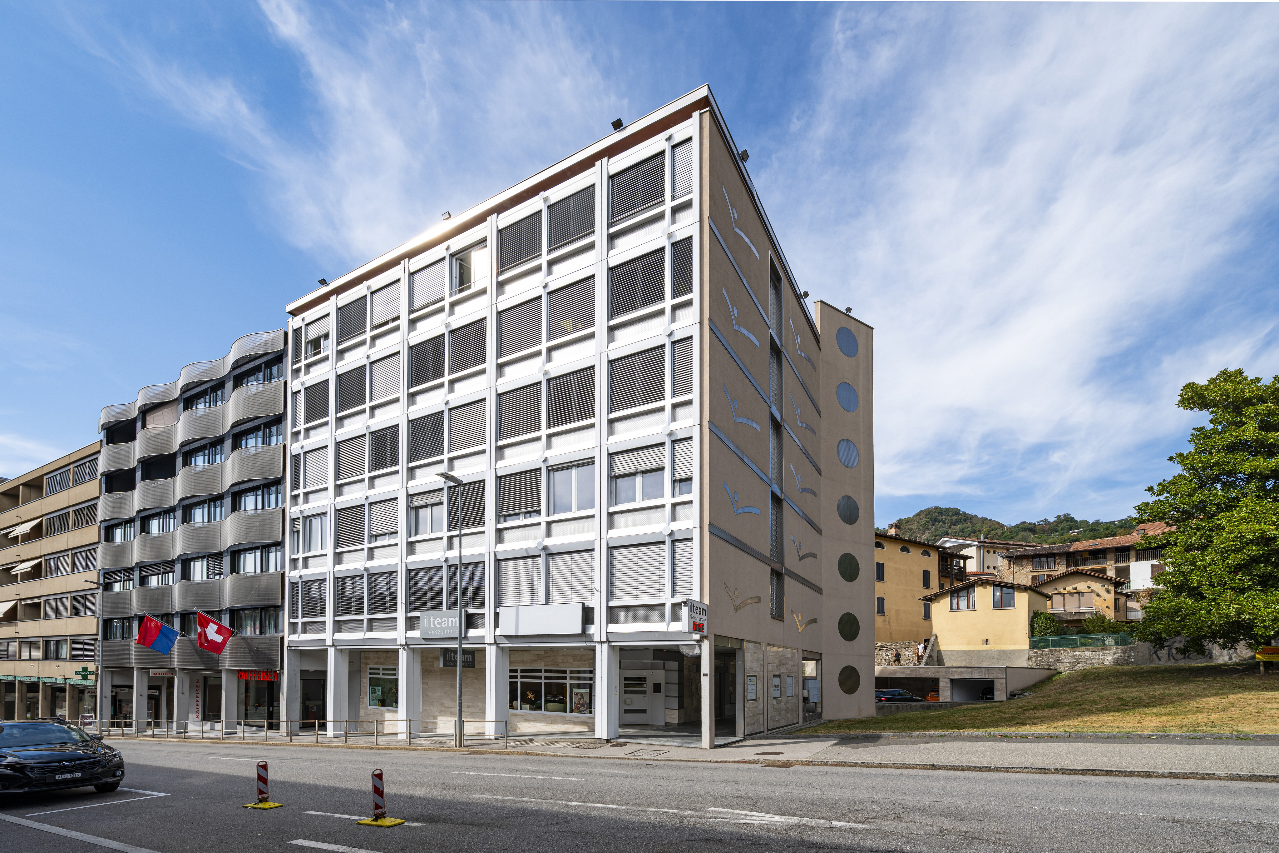 Bürogebäude und Gewerberäume