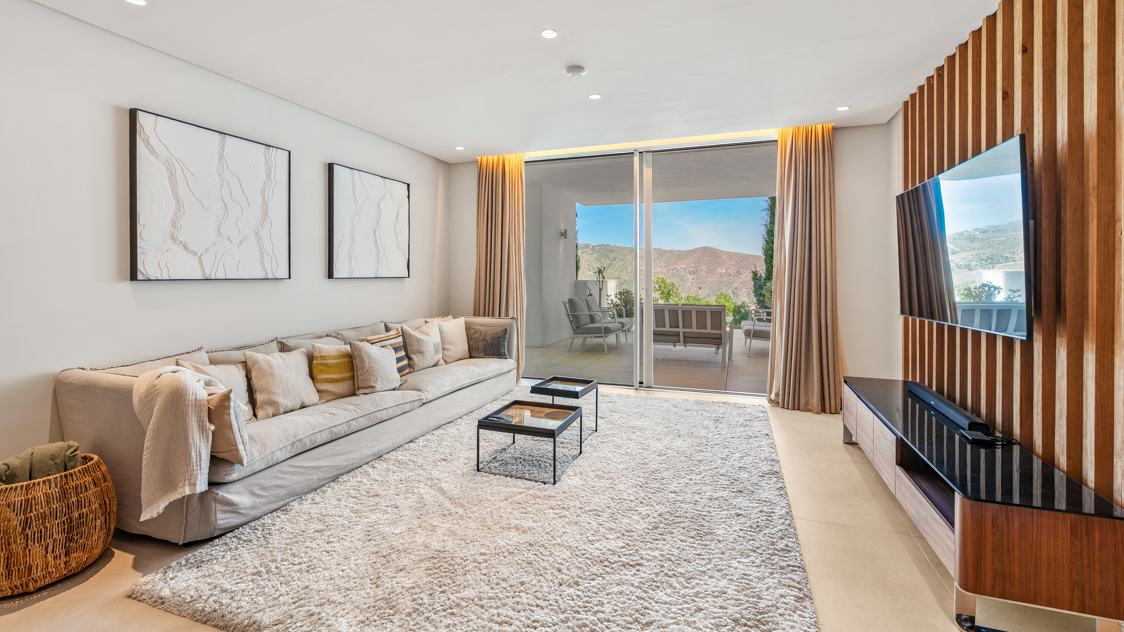 Exclusive apartment in Marbella with spacious terraces and privileged natural surroundings in Palo Alto