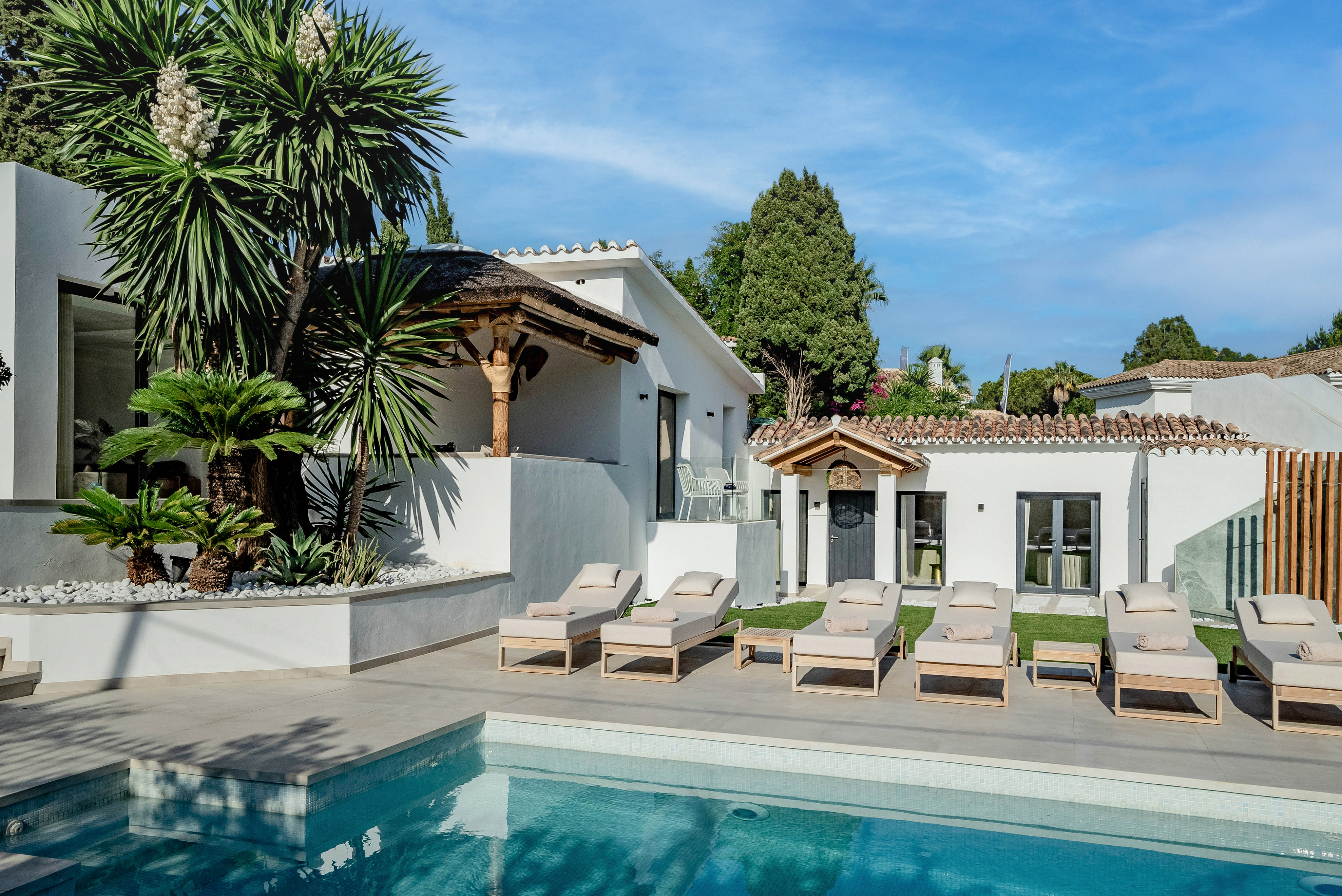 Fully renovated 6-bedroom villa in Nagüeles, Golden Mile Marbella, available for long term rental