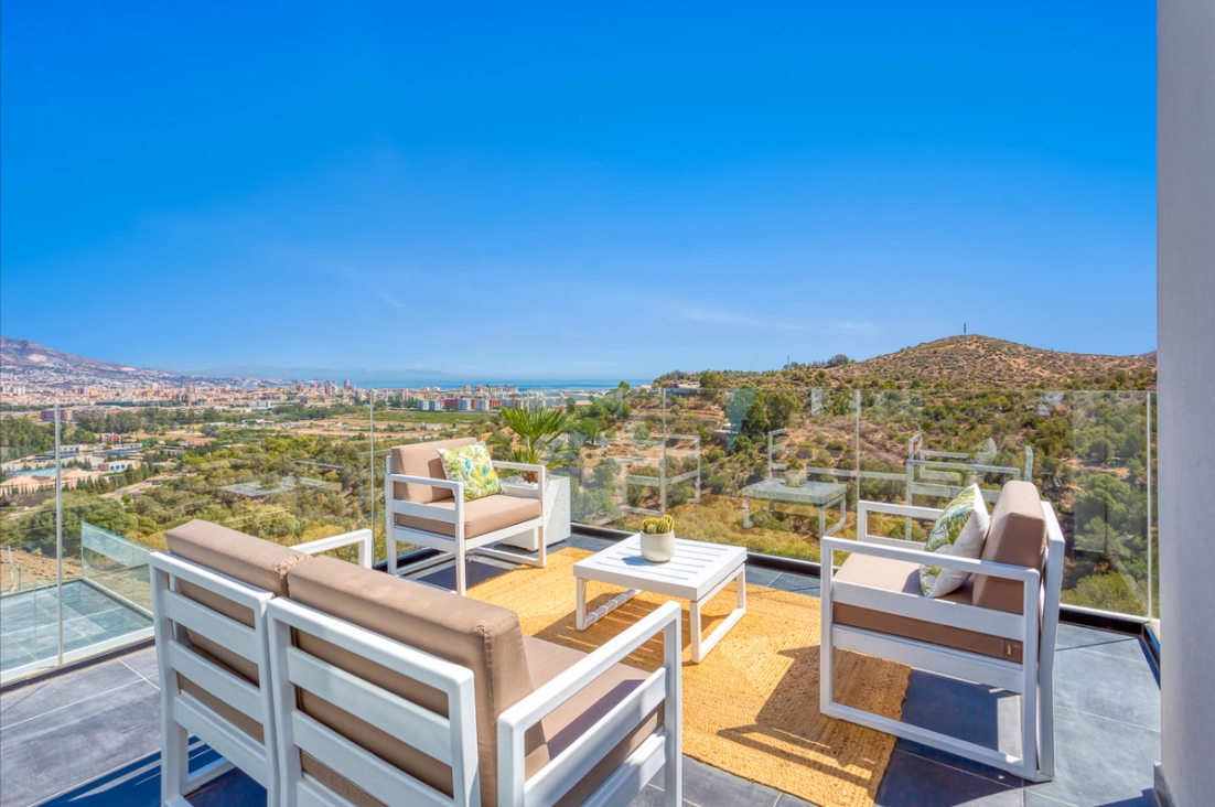RENTAL LICENSE - Move-In-Ready Modern Apartments with Full Service