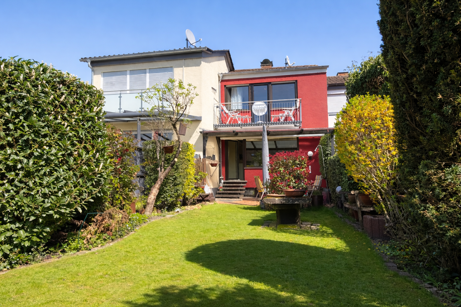 Gepflegtes Reihenmittelhaus in Hüttenfeld mit traumhaftem Garten