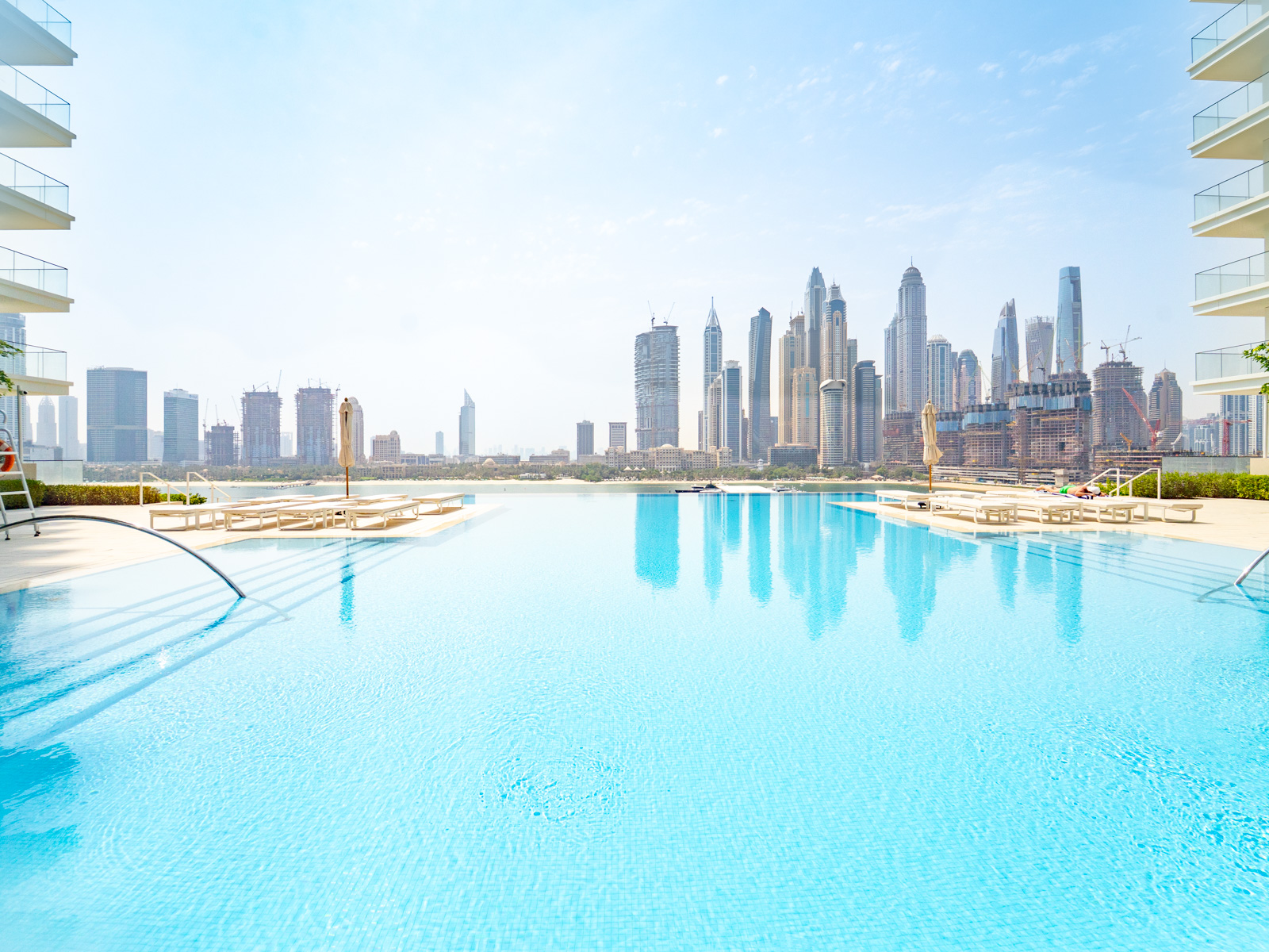 Private Beach | Palm & Marina View / Corner Unit
