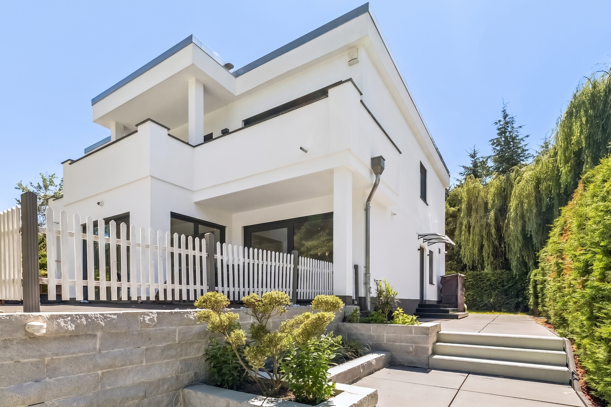 Architektur trifft Natur – Exklusive Bauhausvilla mit Resortcharakter
