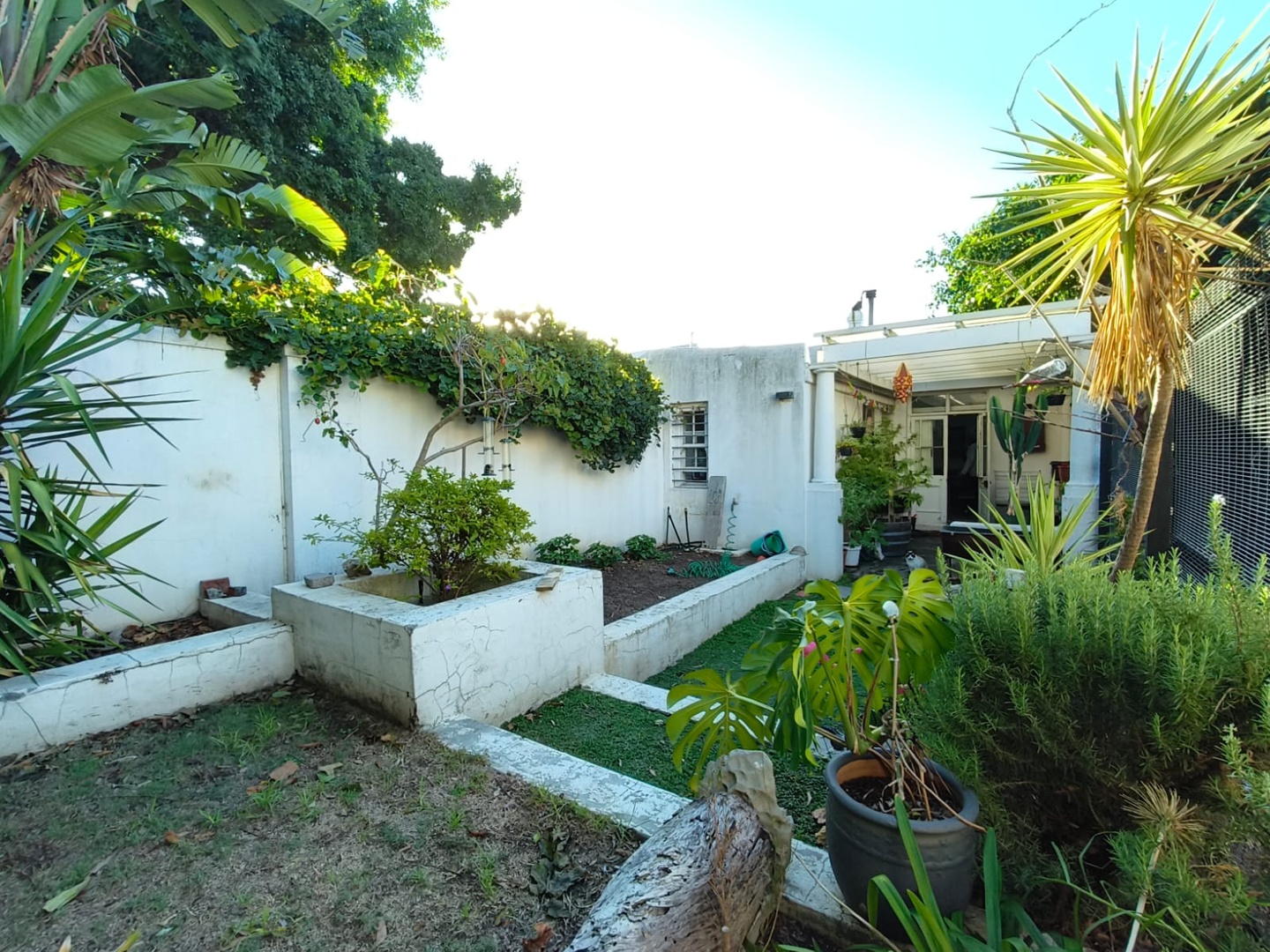 Cosy 2-bedroom cottage in Observatory