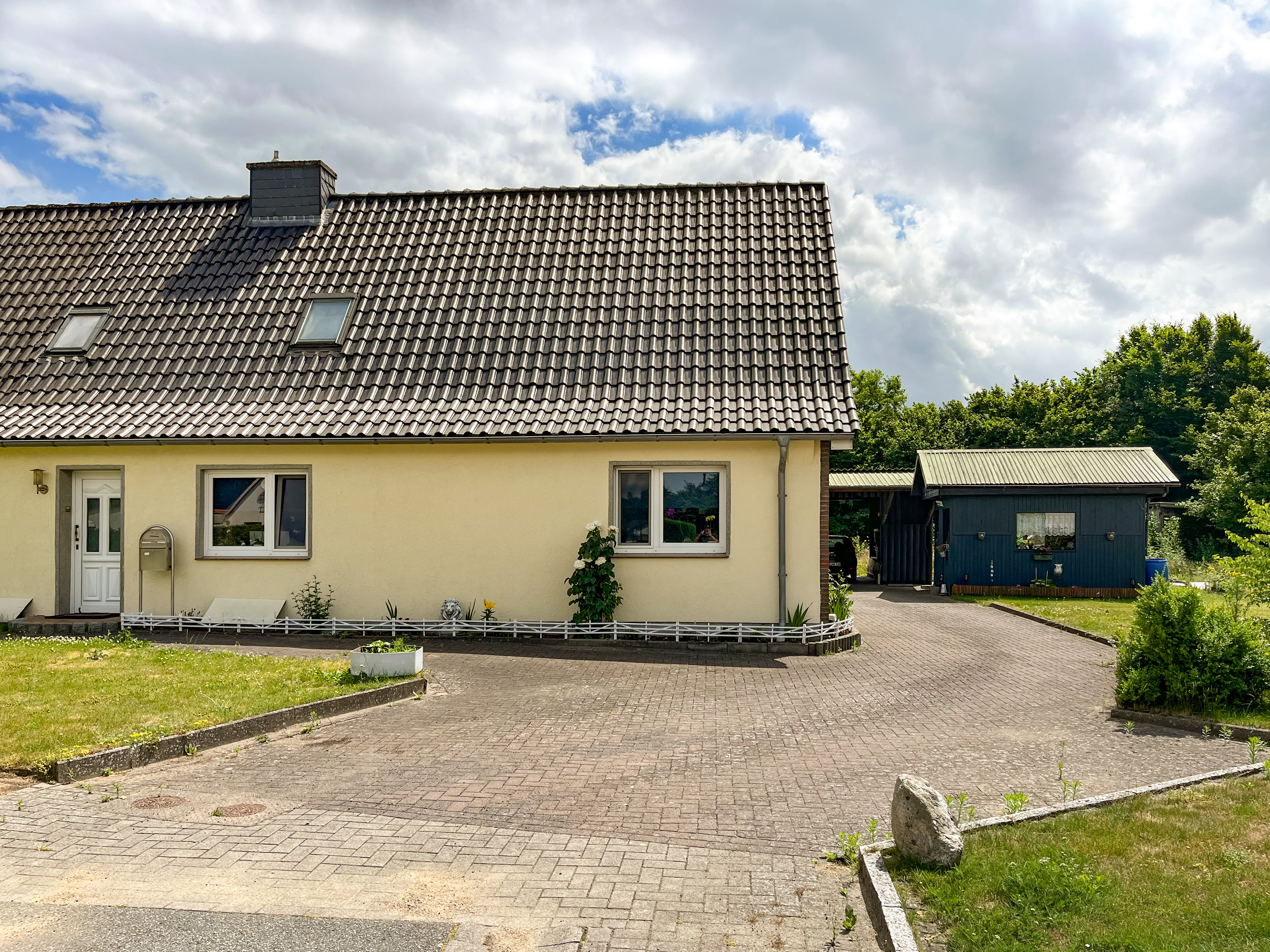 Gut vermietete Doppelhaushälfte in begehrter Sackgassenlage von Timmaspe
