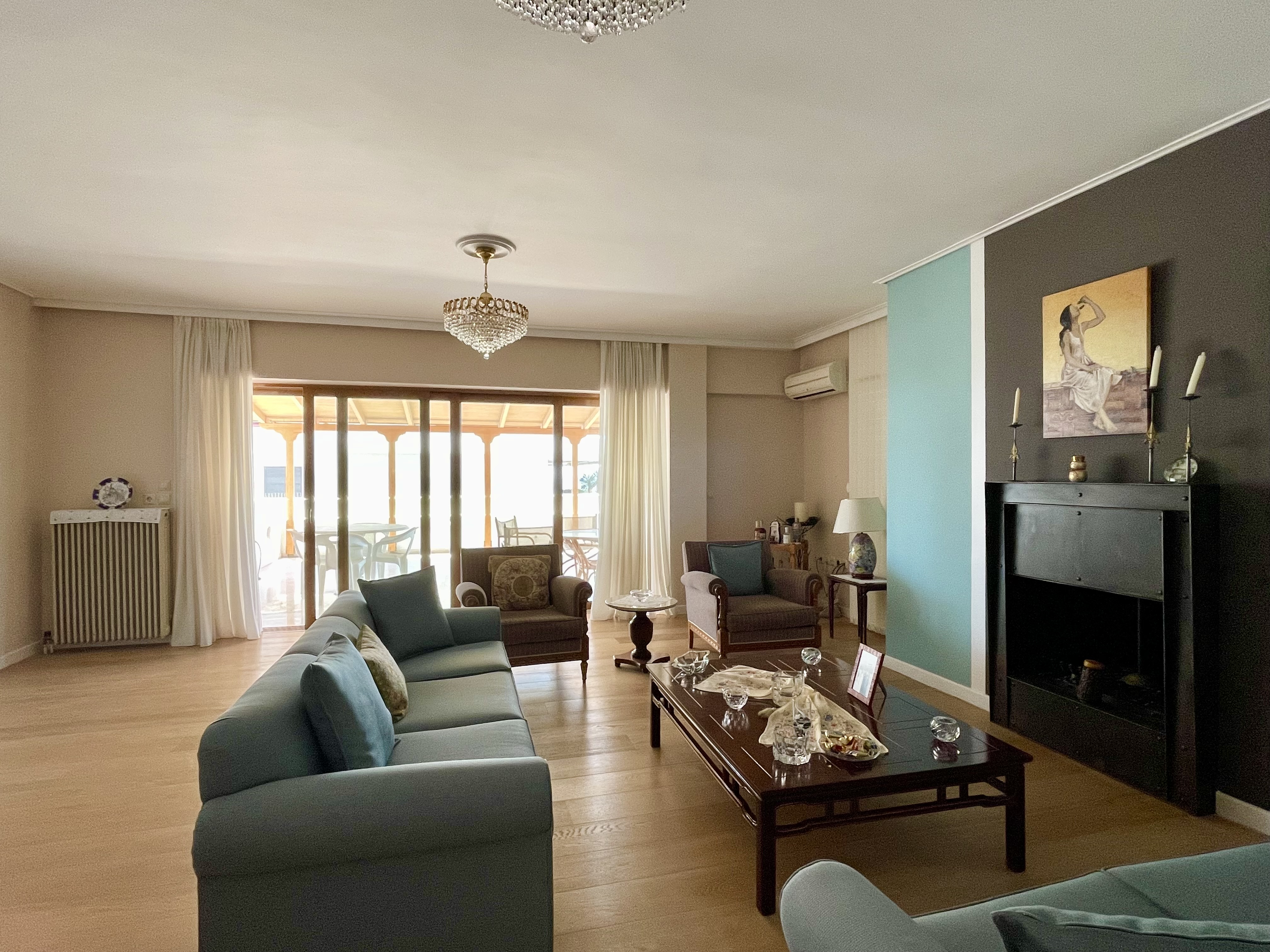 Aristocratic 142 m² penthouse with panoramic sea views