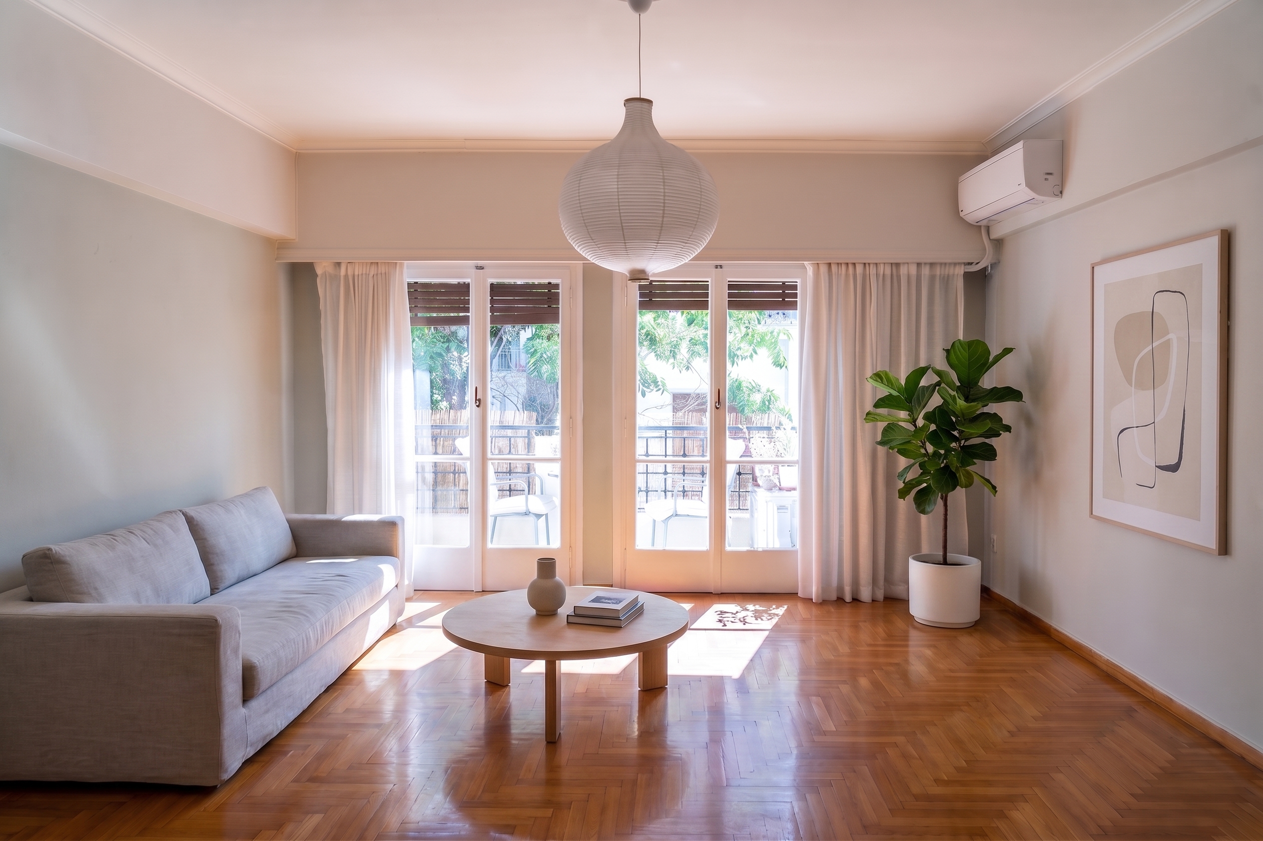 Sunlit and spacious 2nd floor apartment in Exarcheia