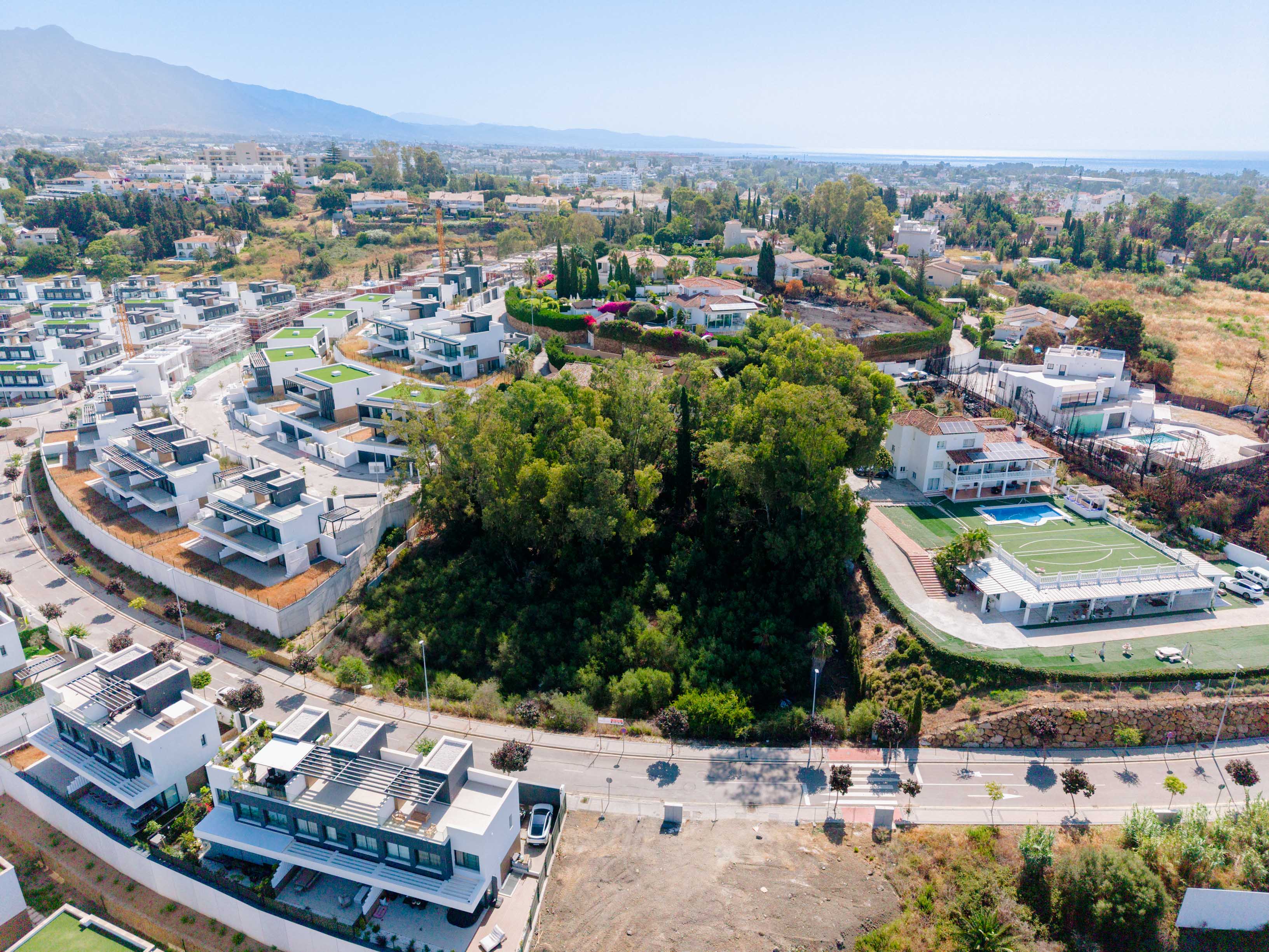 Exclusive 4,500 m² plot with villa in Atalaya | A unique investment opportunity