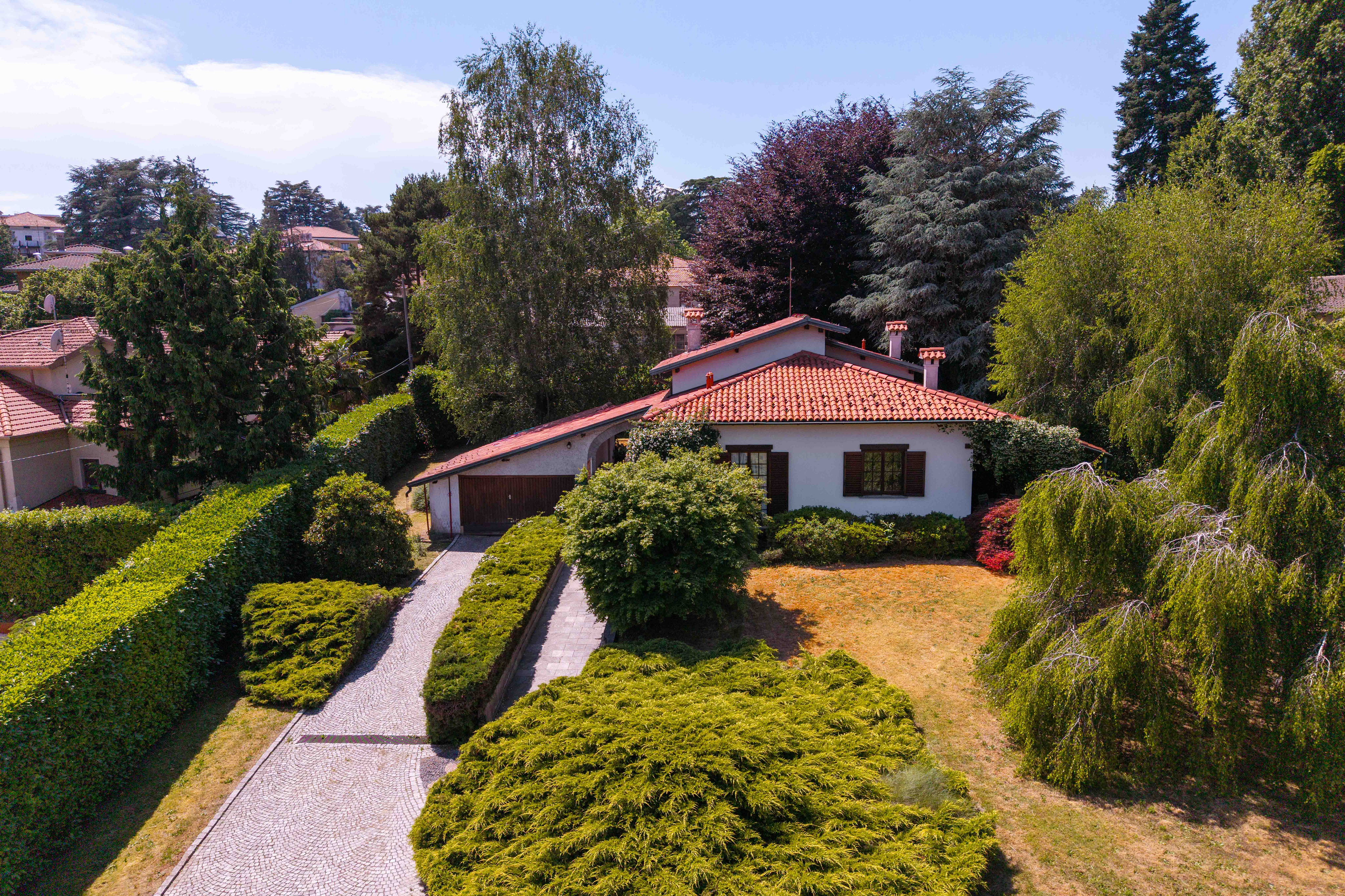 Prestigiosa villa singola con giardino nel cuore di Sant'Ambrogio