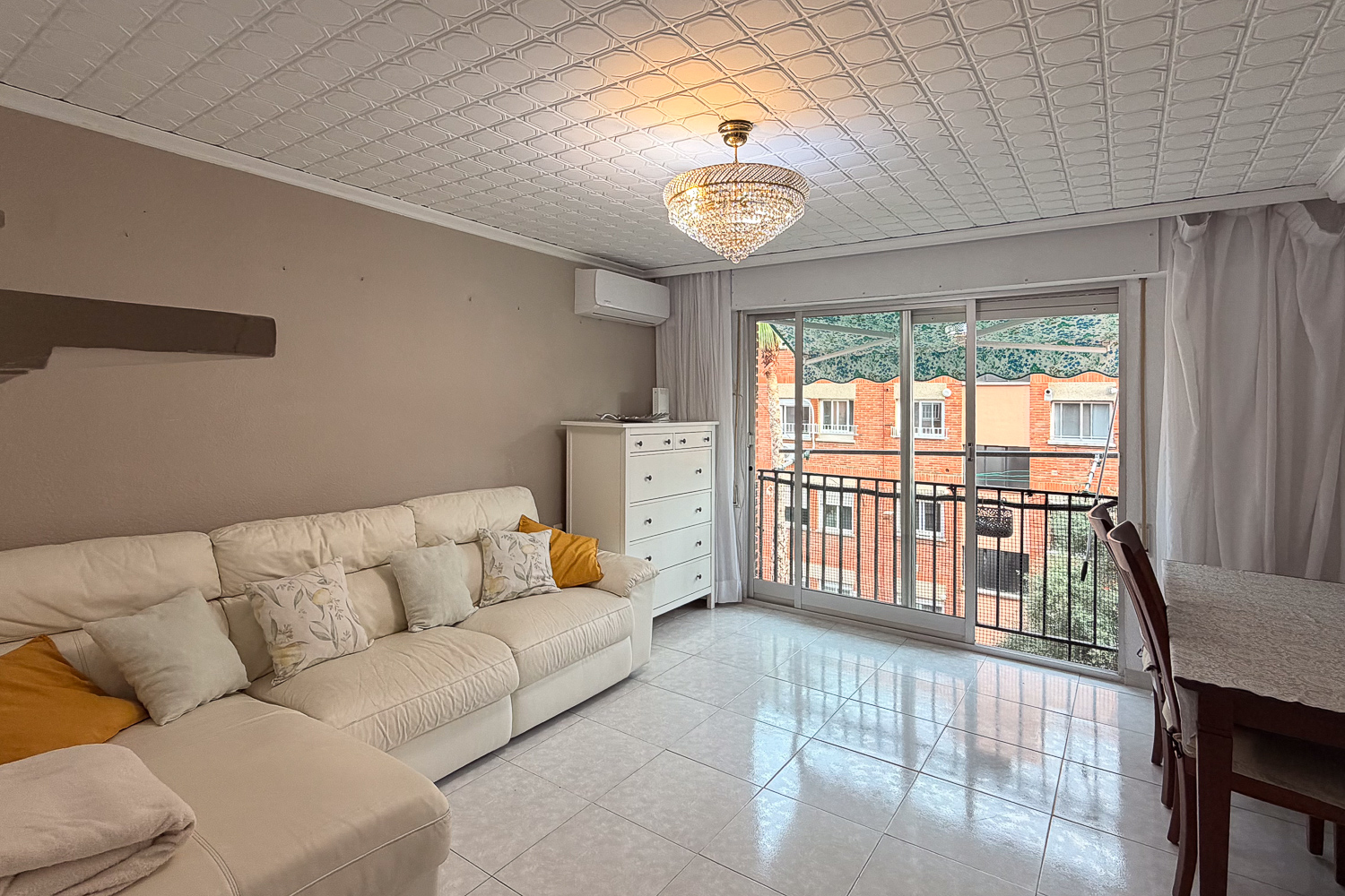 Bright, cozy apartment in Tendetes