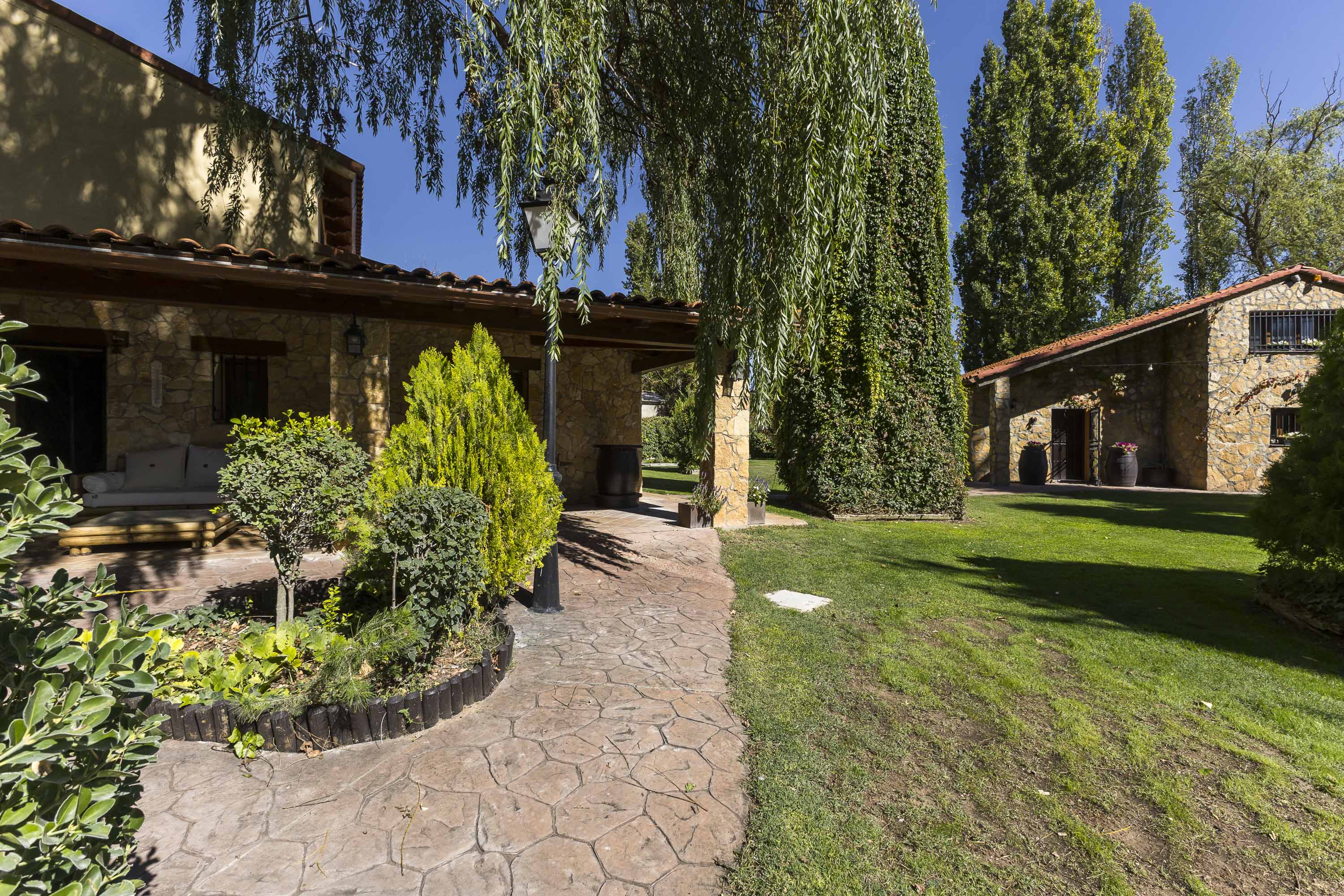 Spectacular Country Estate in Horche
