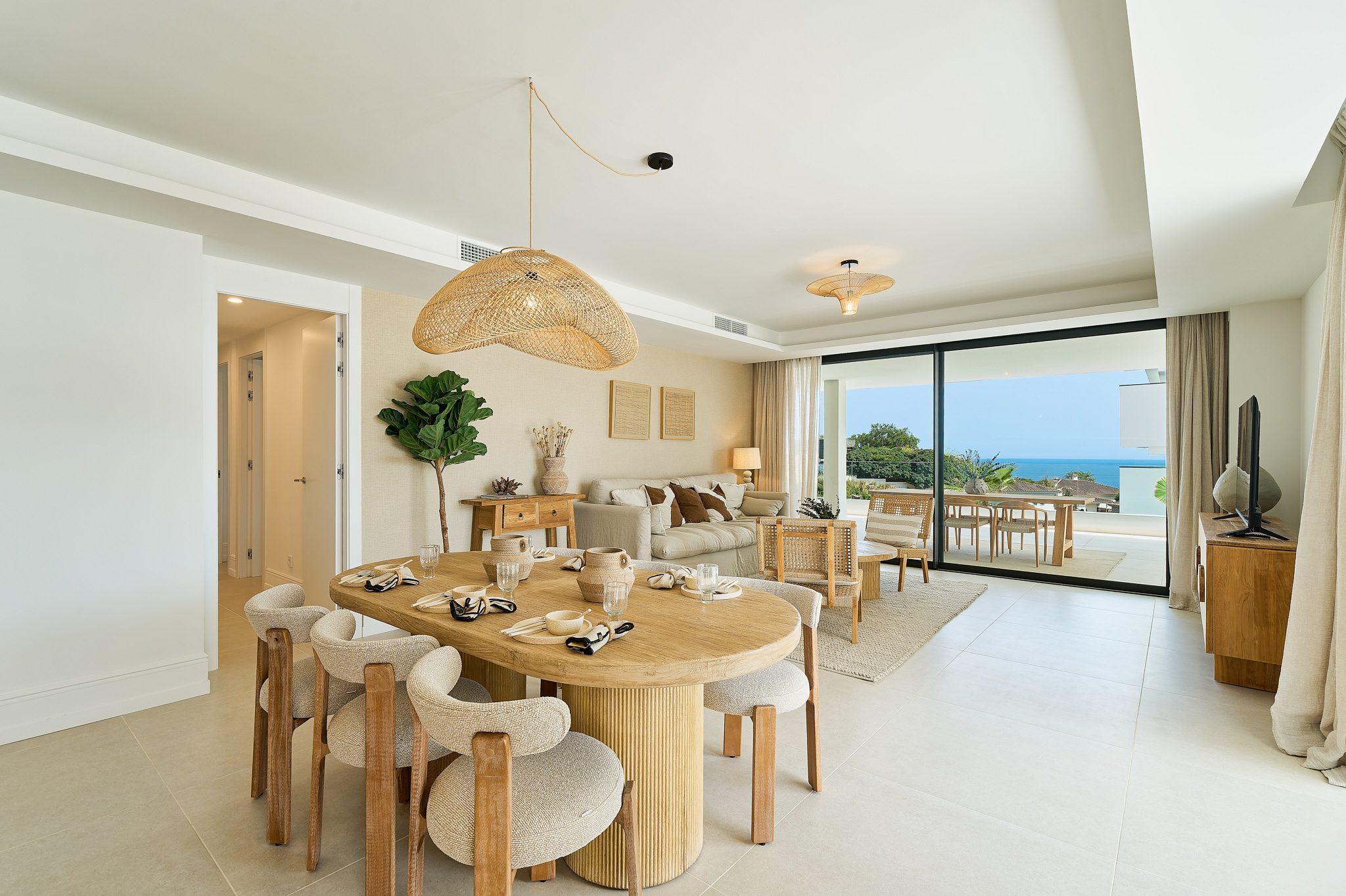 Neubauwohnung mit Terrasse, Meerblick und privatem Pool