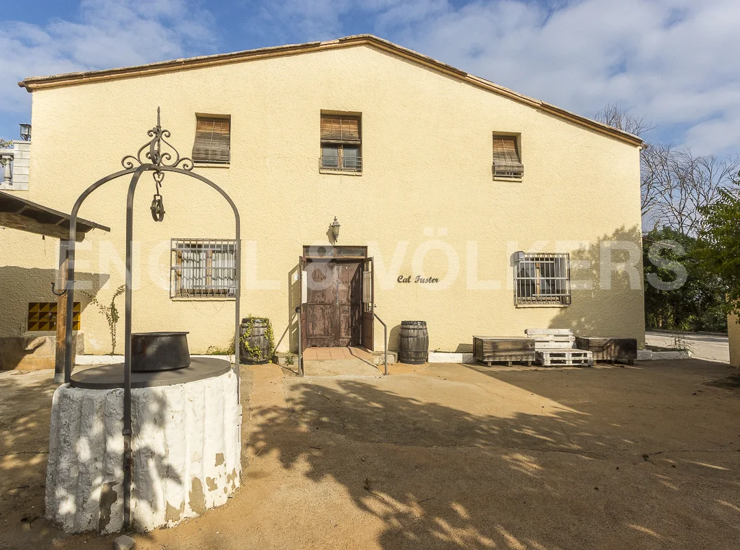Unique masia ready to reform in Sant Esteve
