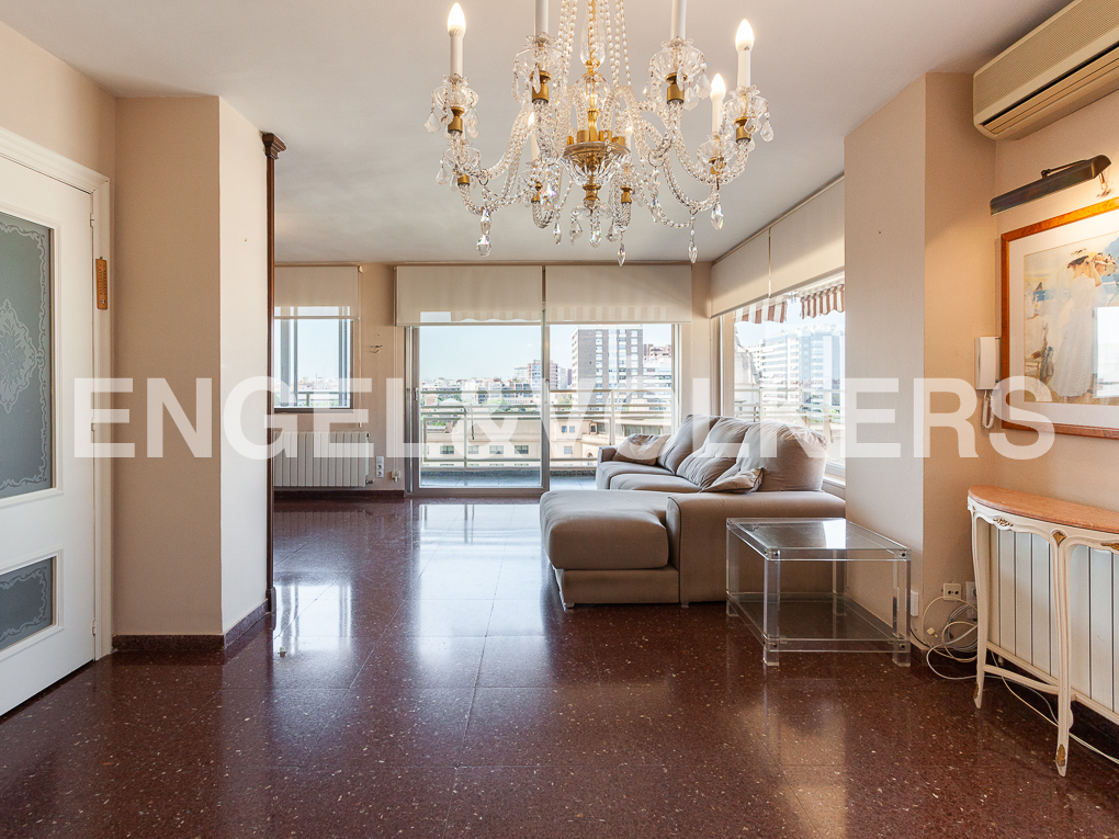 Fantastic home near Viveros, including a garage and storage room