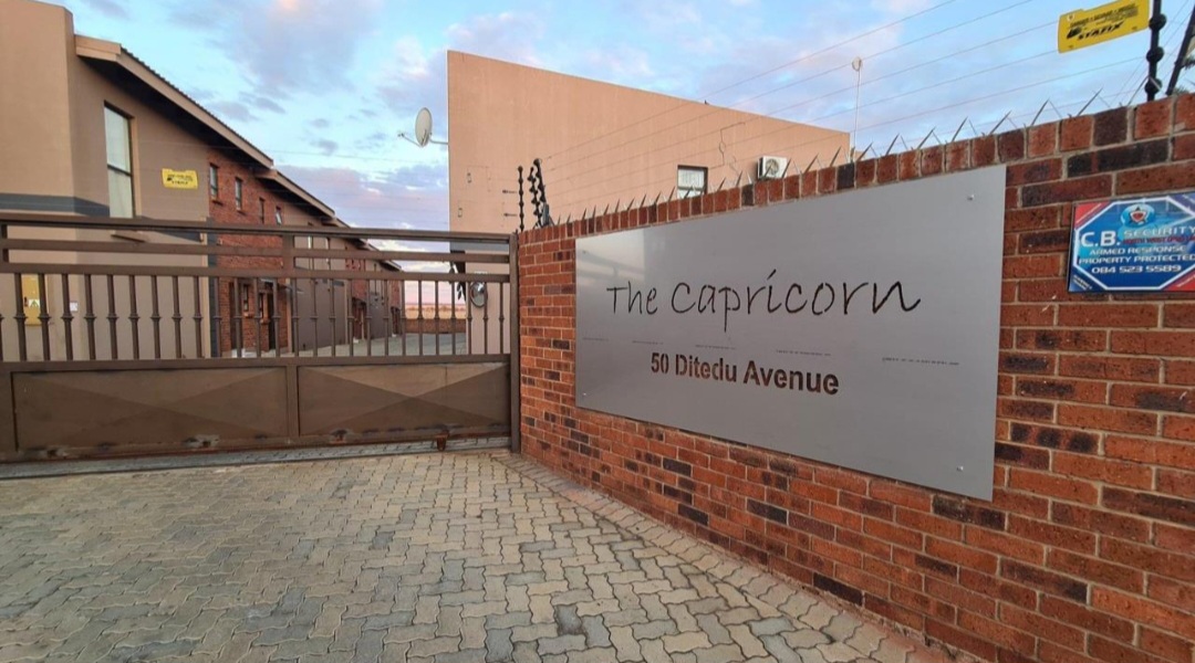 2 bedroom apartment available to rent in a secure complex.
