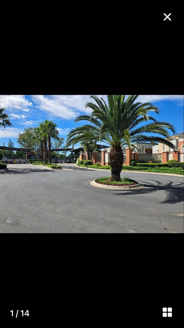 Modern 2-bedroom, 2-bathroom apartment to rent in Douglasdale