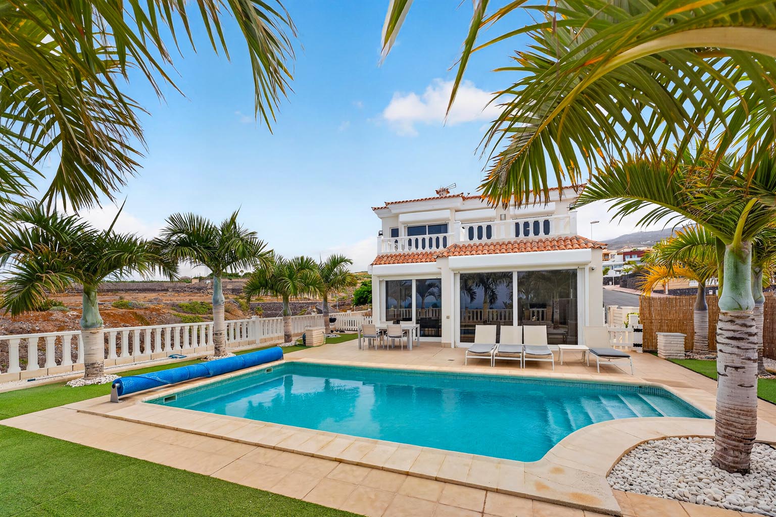 Freistehende Villa mit Pool und Meerblick in Callao Salvaje