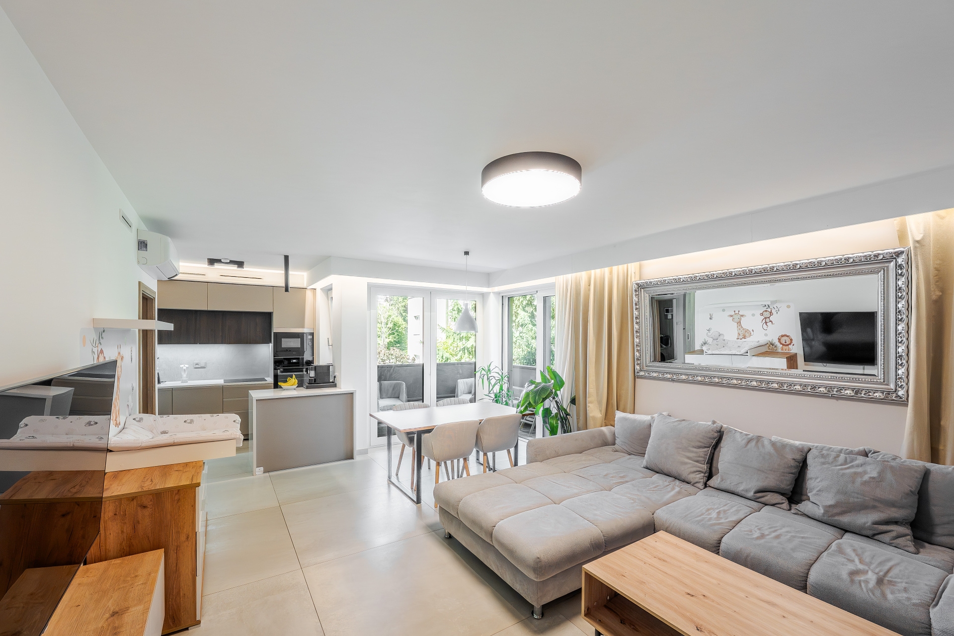 Rent a 2+kt with smart home features, parking, and a terrace