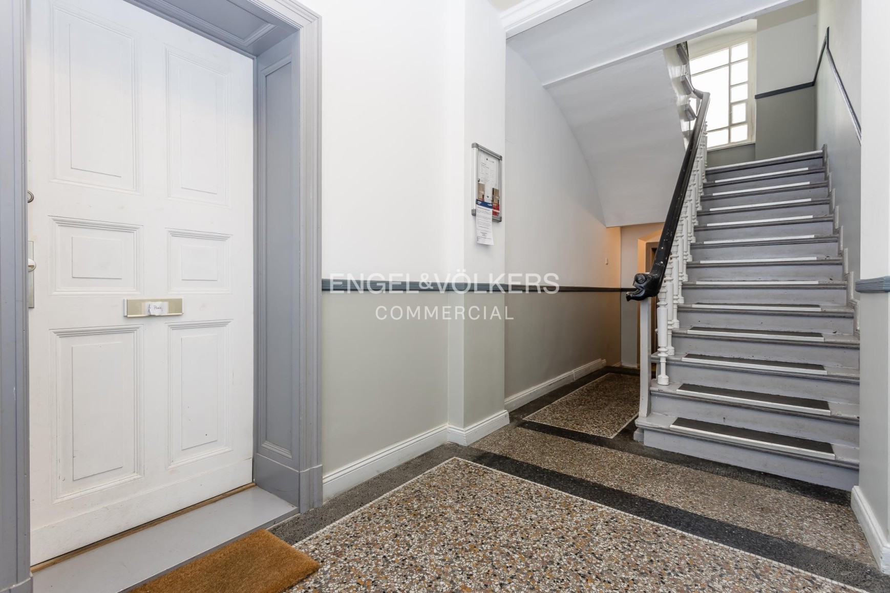 Well-maintained residential and commercial building near Humboldthain Park