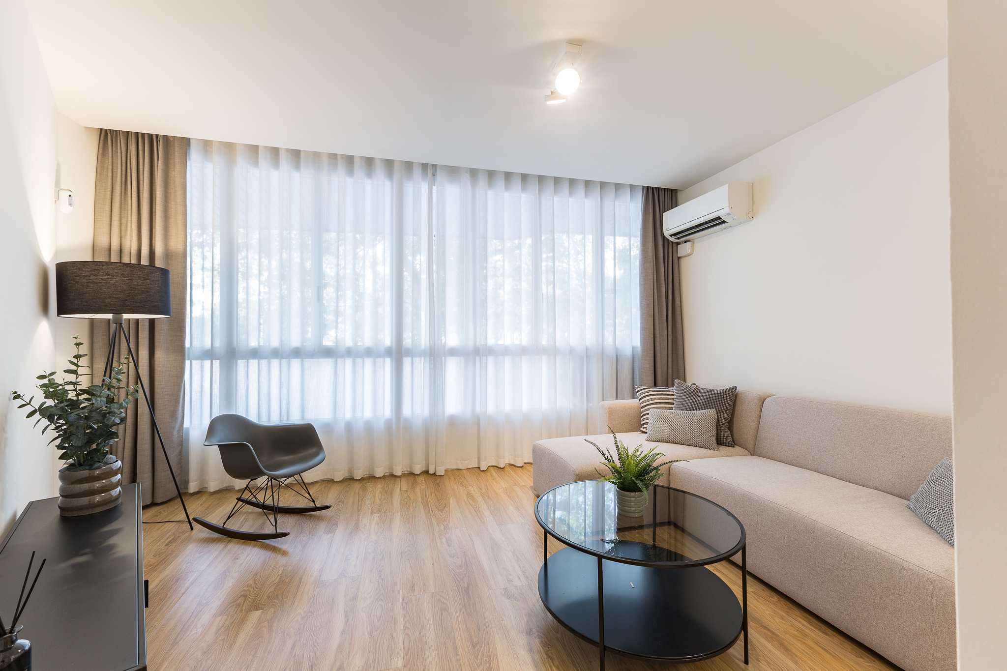 Bright apartment overlooking the park in an unbeatable location