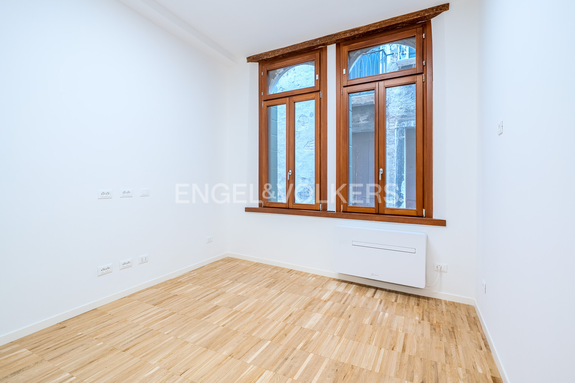 Functional office space in the heart of Venice