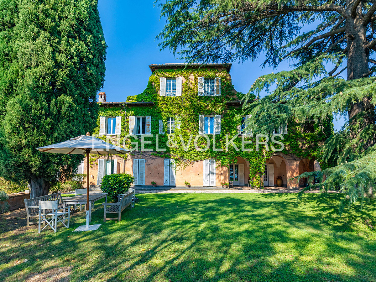 Prestigious historic estate with park, pool, and panoramic views in Grottaferrata
