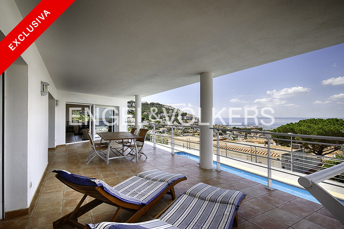 Casa con vistas al mar cerca del centro